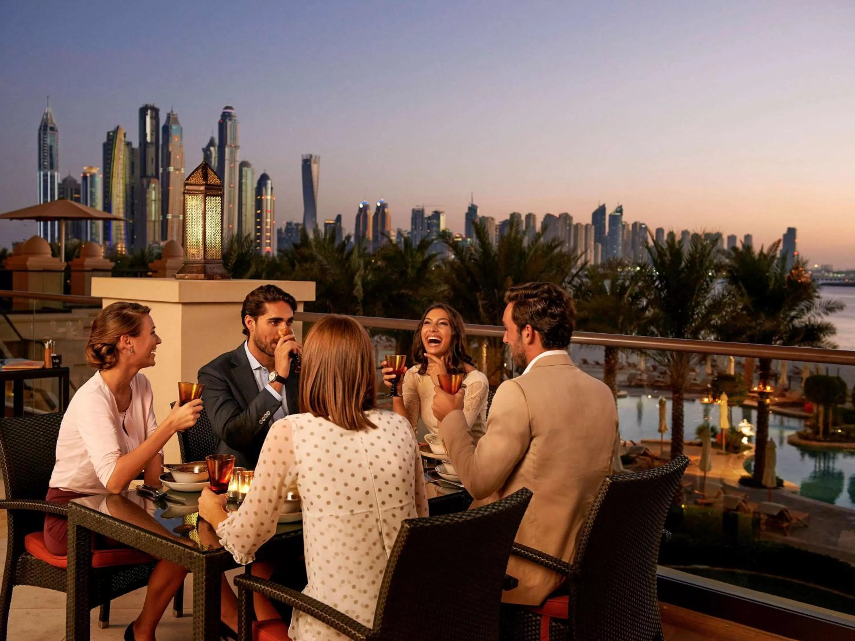 Restaurant/places to eat in Fairmont The Palm