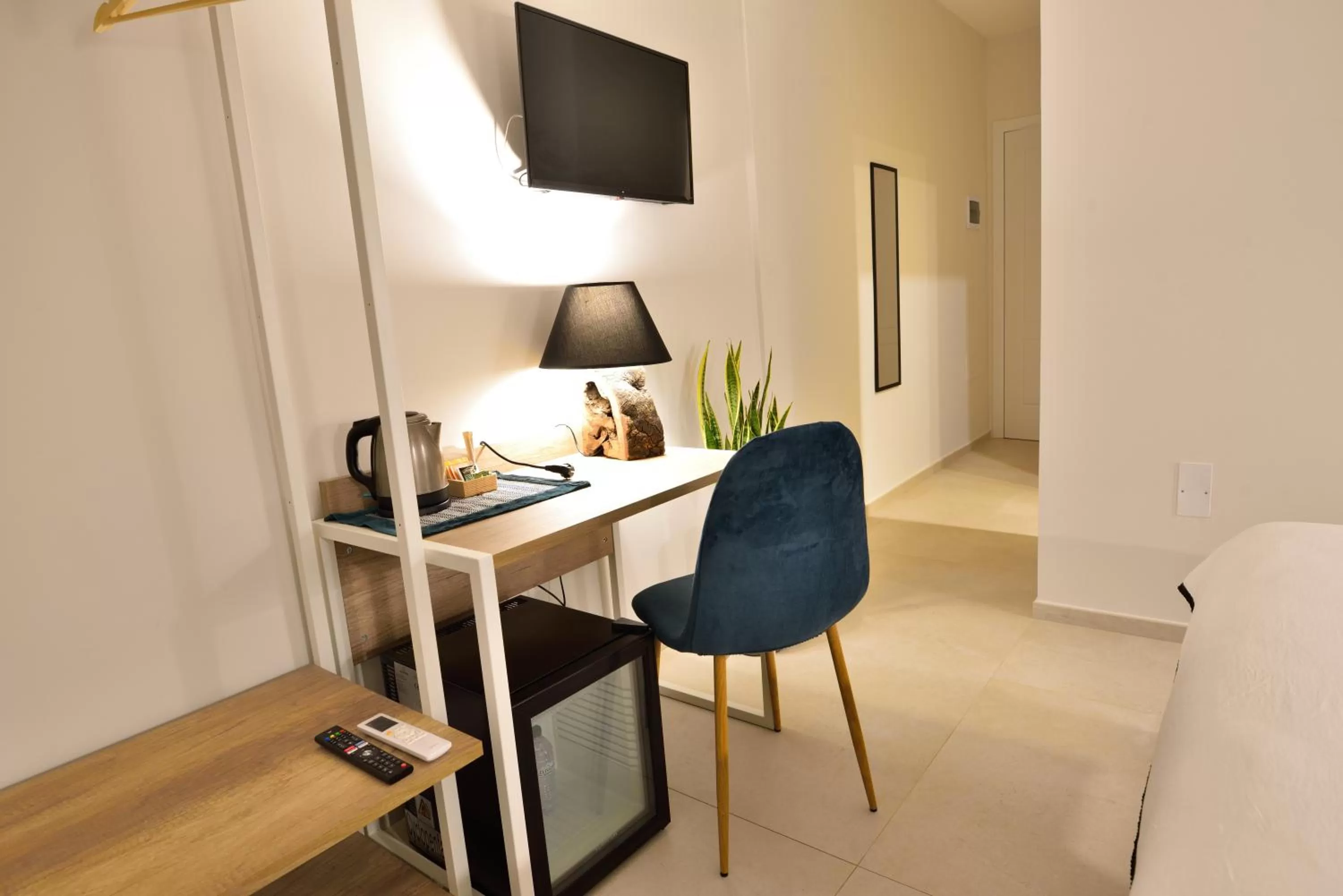 TV and multimedia, TV/Entertainment Center in Almarì