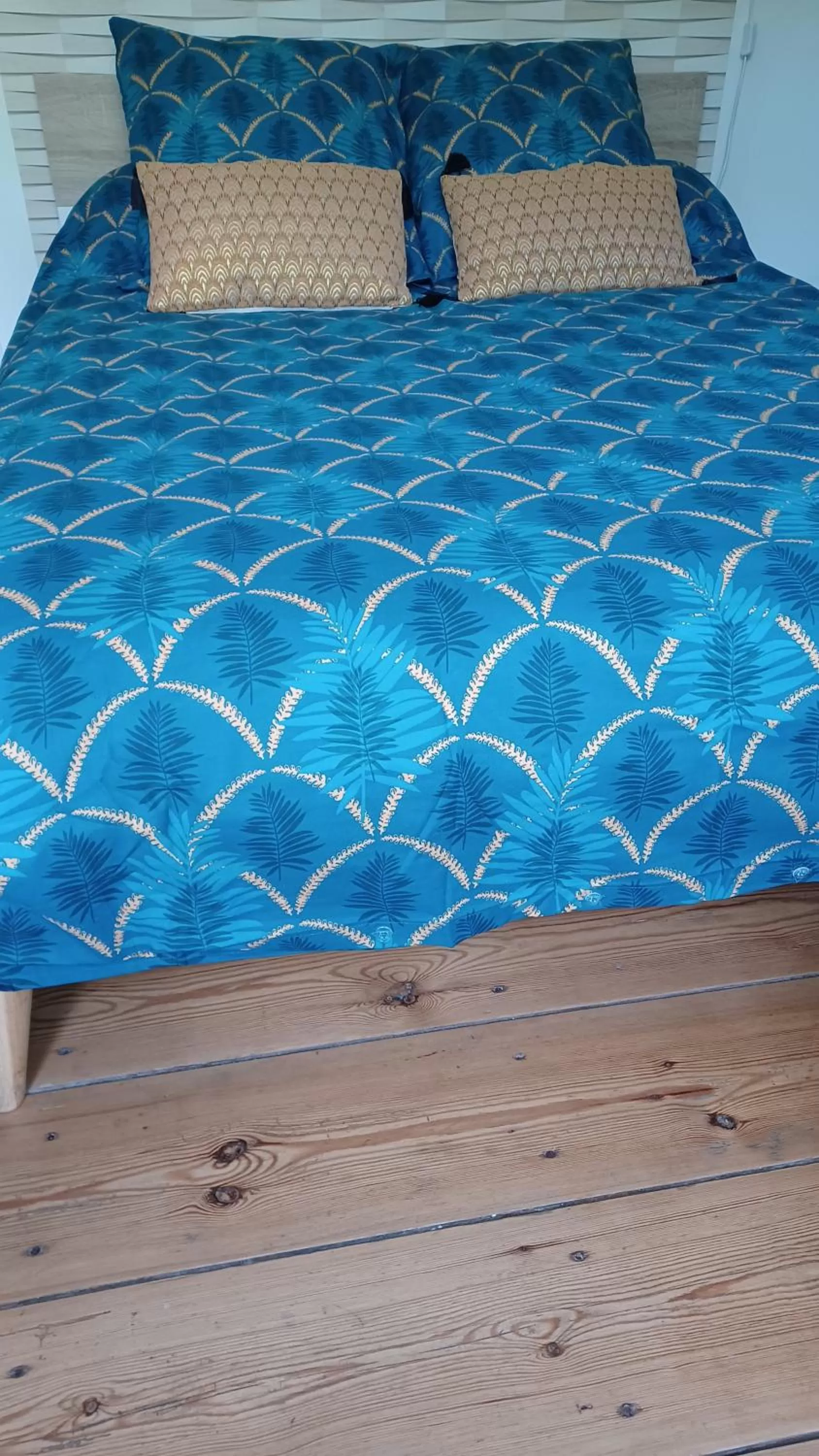 Bed in La Carte Postale