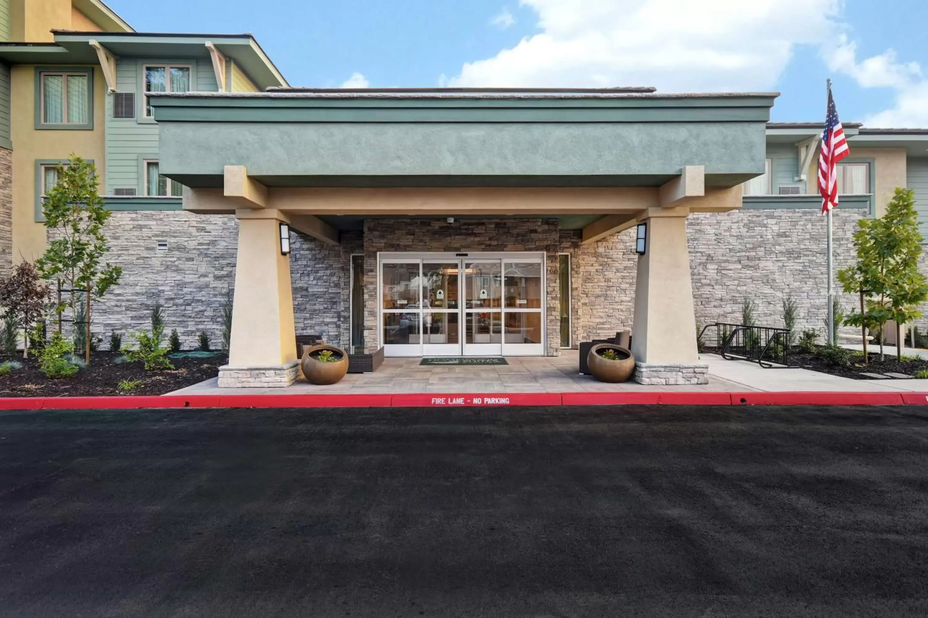 Property building in Homewood Suites by Hilton Pleasant Hill Concord