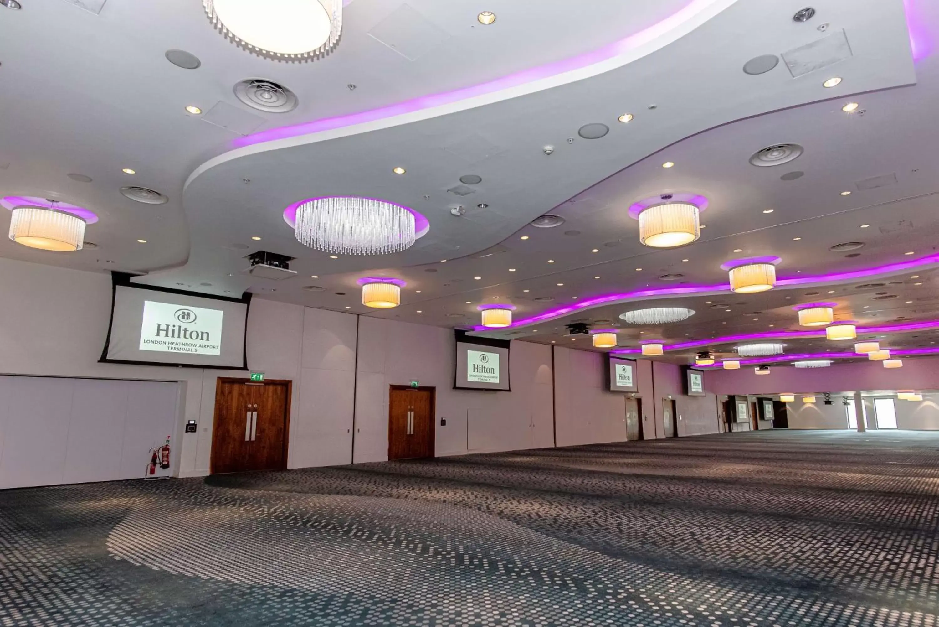 Meeting/conference room in Hilton London Heathrow Airport Terminal 5