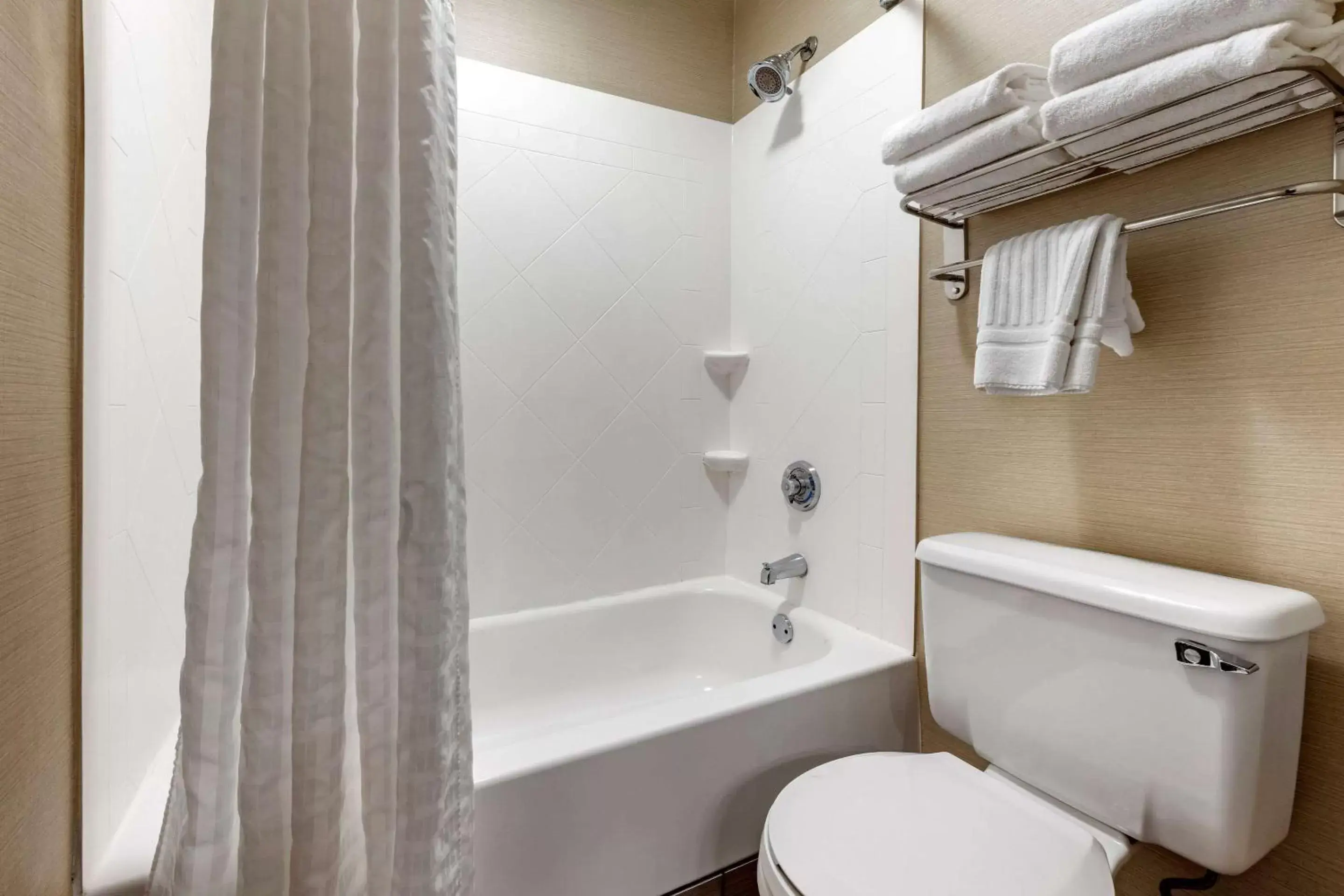 Bathroom in Comfort Inn & Suites Butler