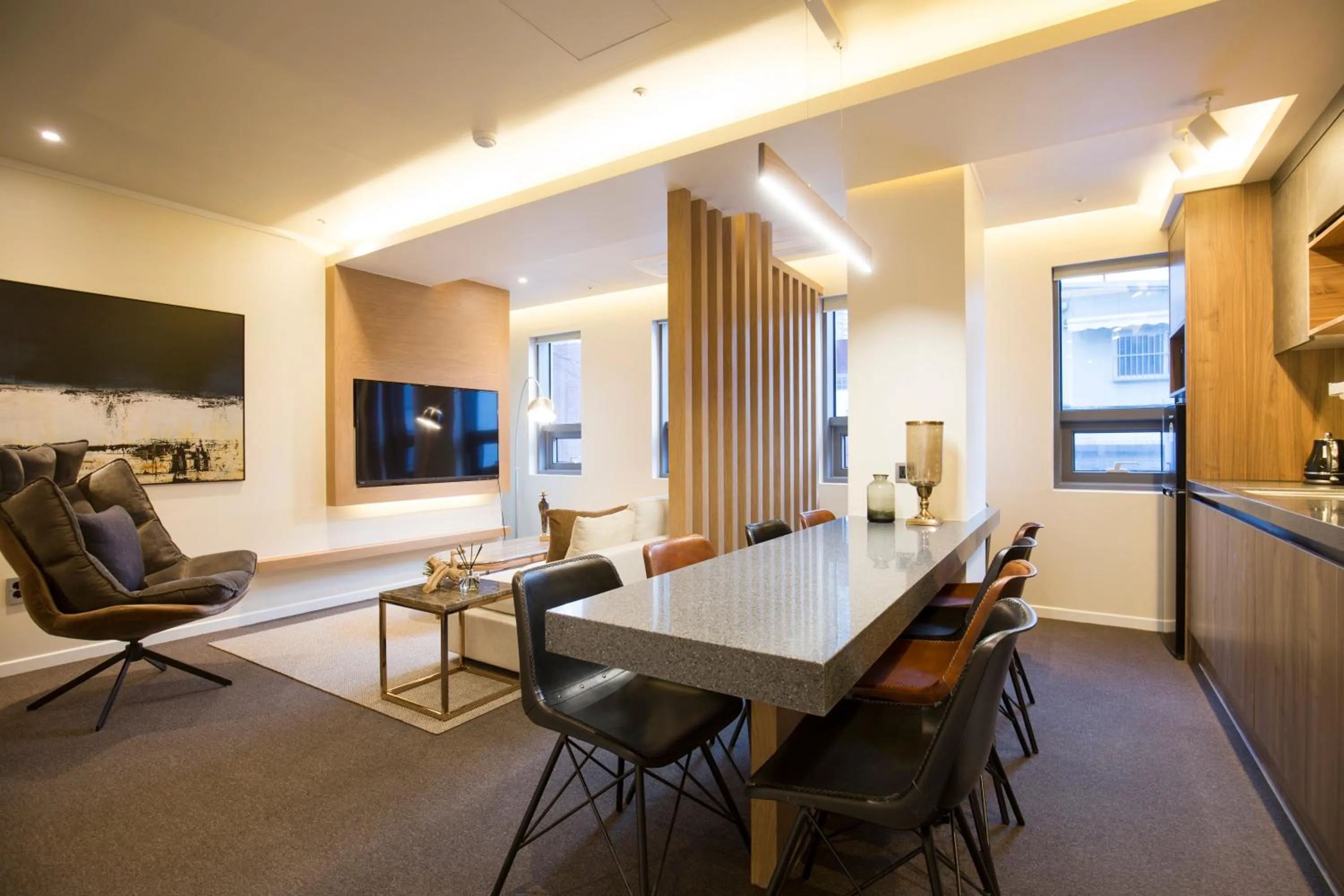 Living room in UH Suite The Jongno