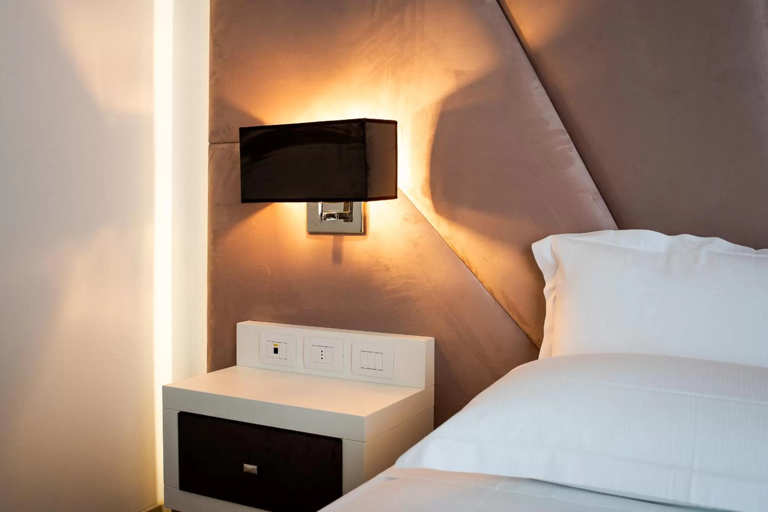 Bedroom, Bed in M2 Hotel