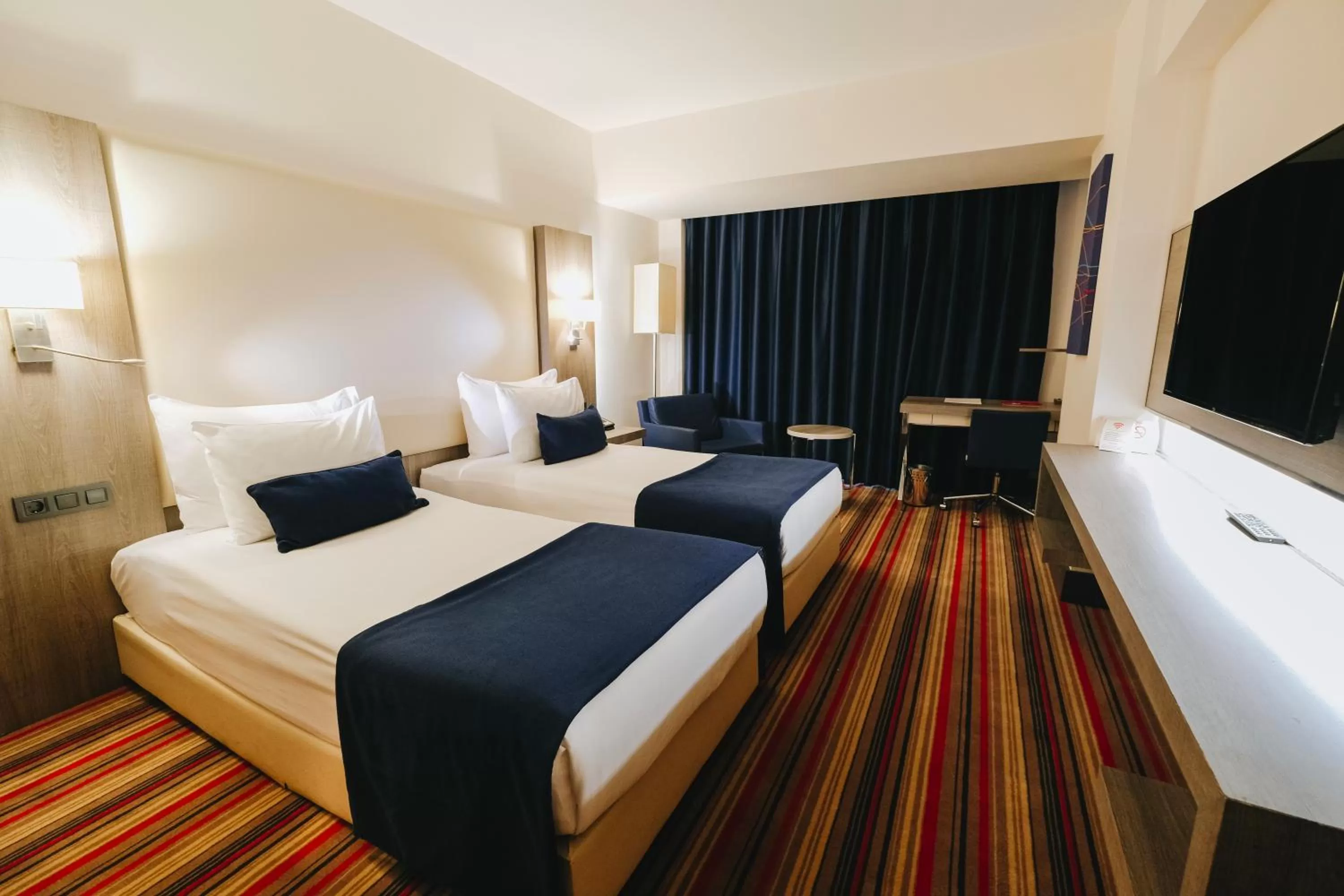 Photo of the whole room, Bed in Ramada Plaza By Wyndham Izmir