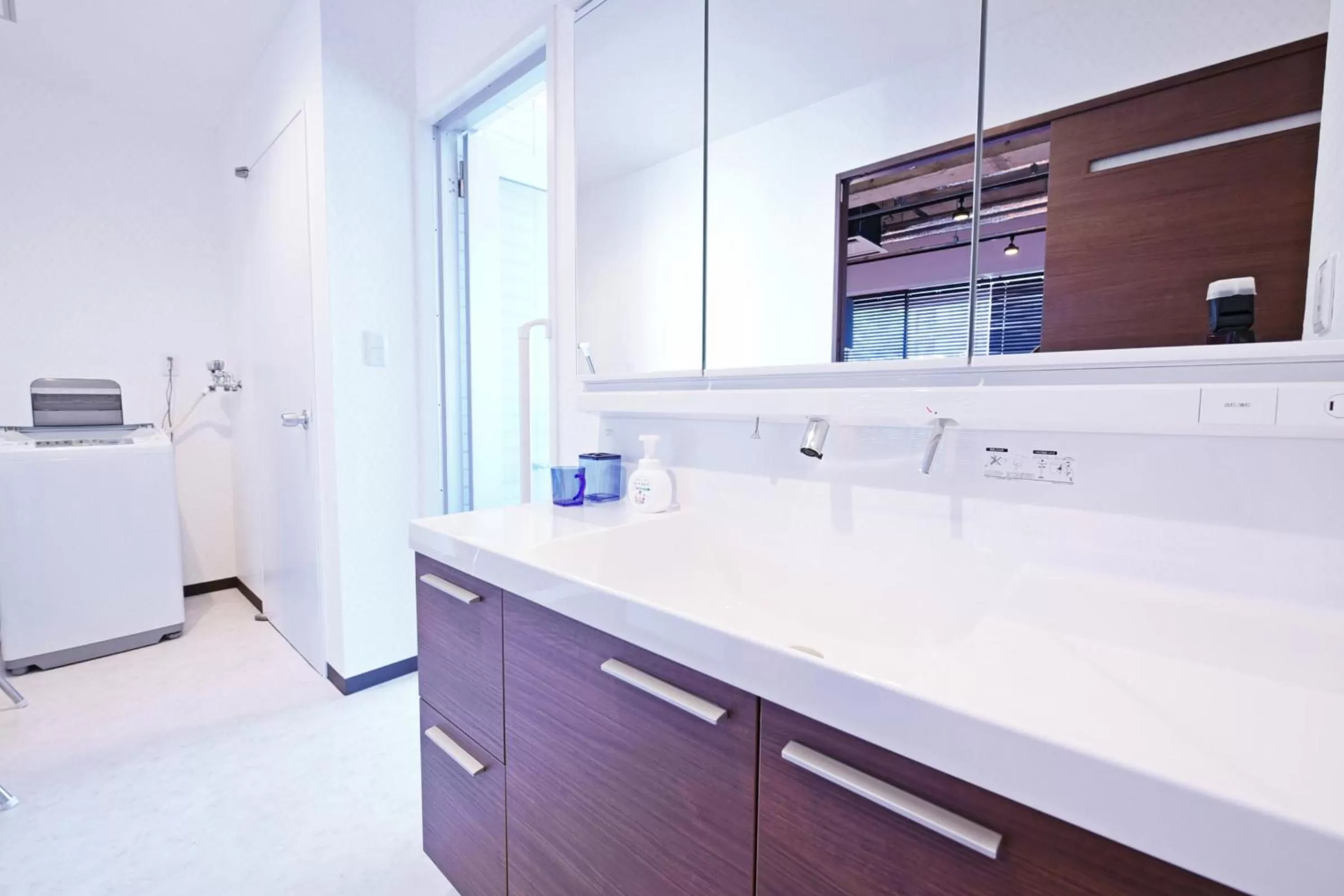 Bathroom in Hostel PLEASURE MARUYAMA