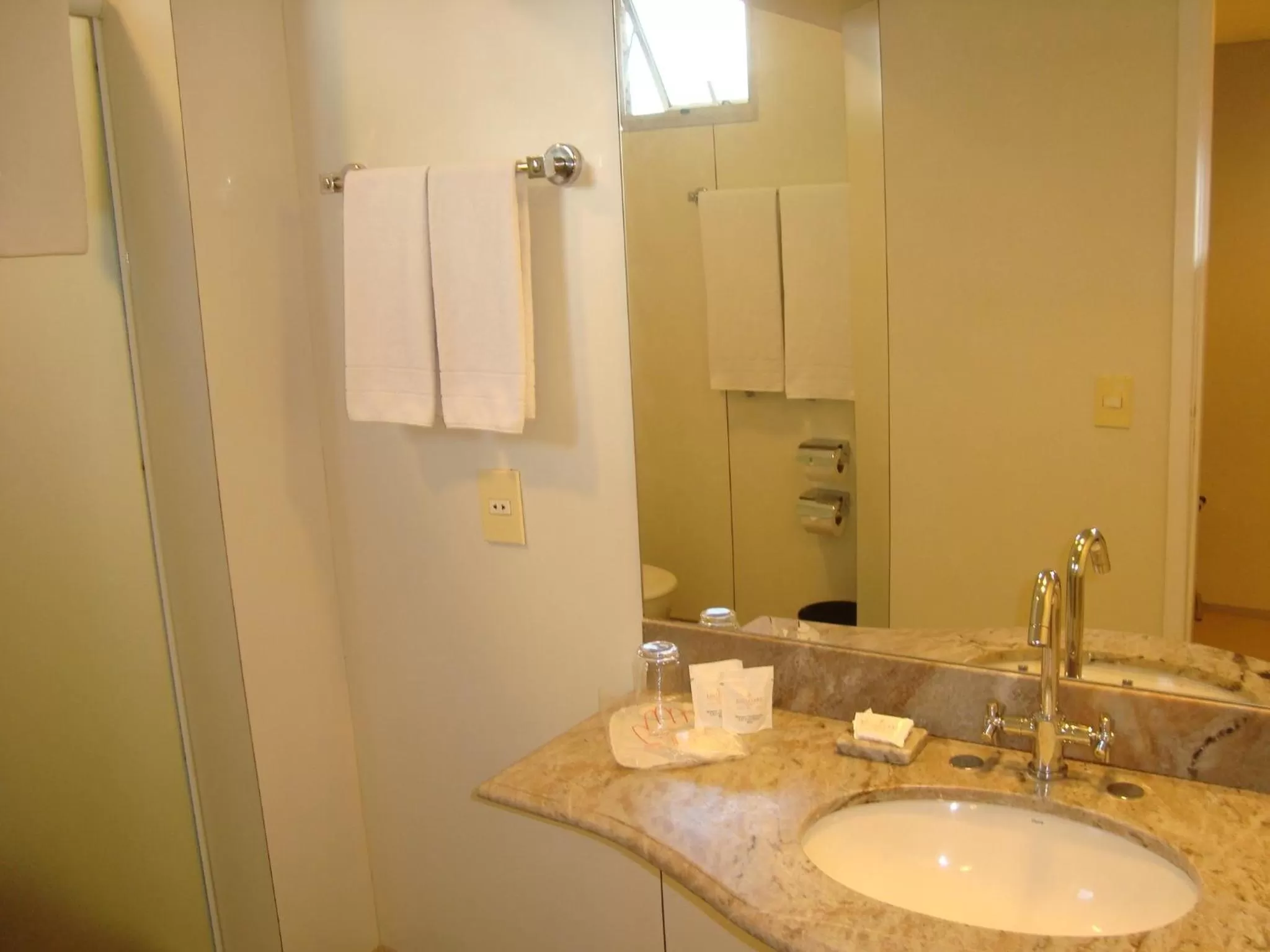 Bathroom in Boulevard Plaza