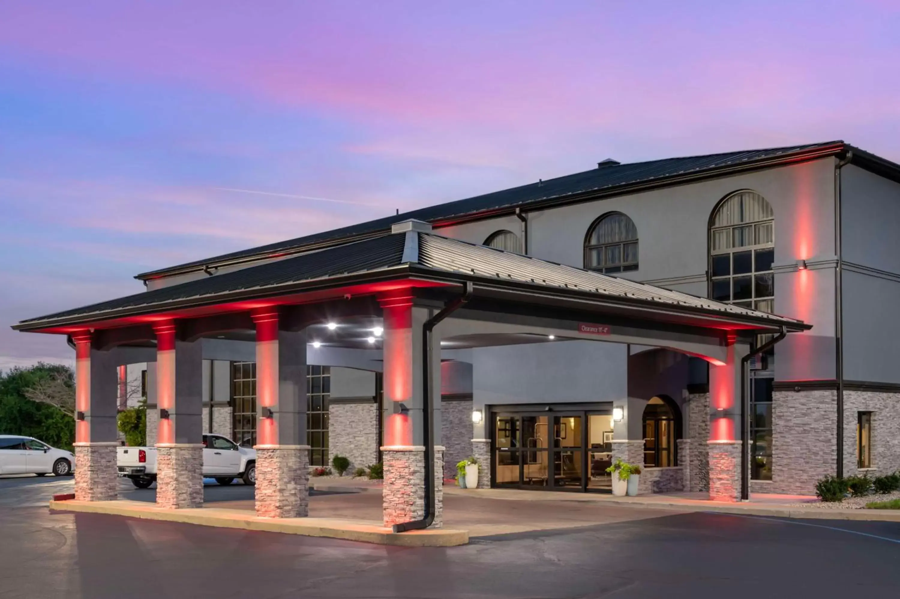 Property Building in Best Western Plus Greenwood Indy South Inn