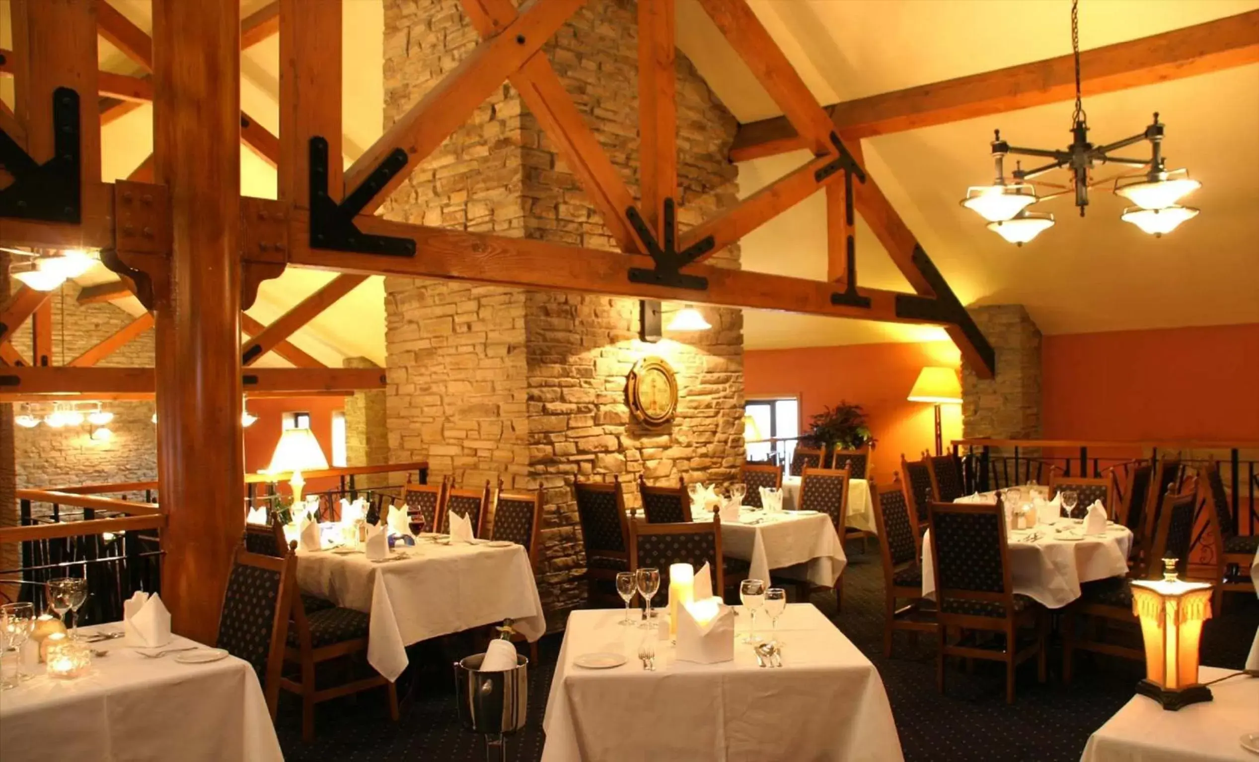 Restaurant/Places to Eat in Mill Park Hotel