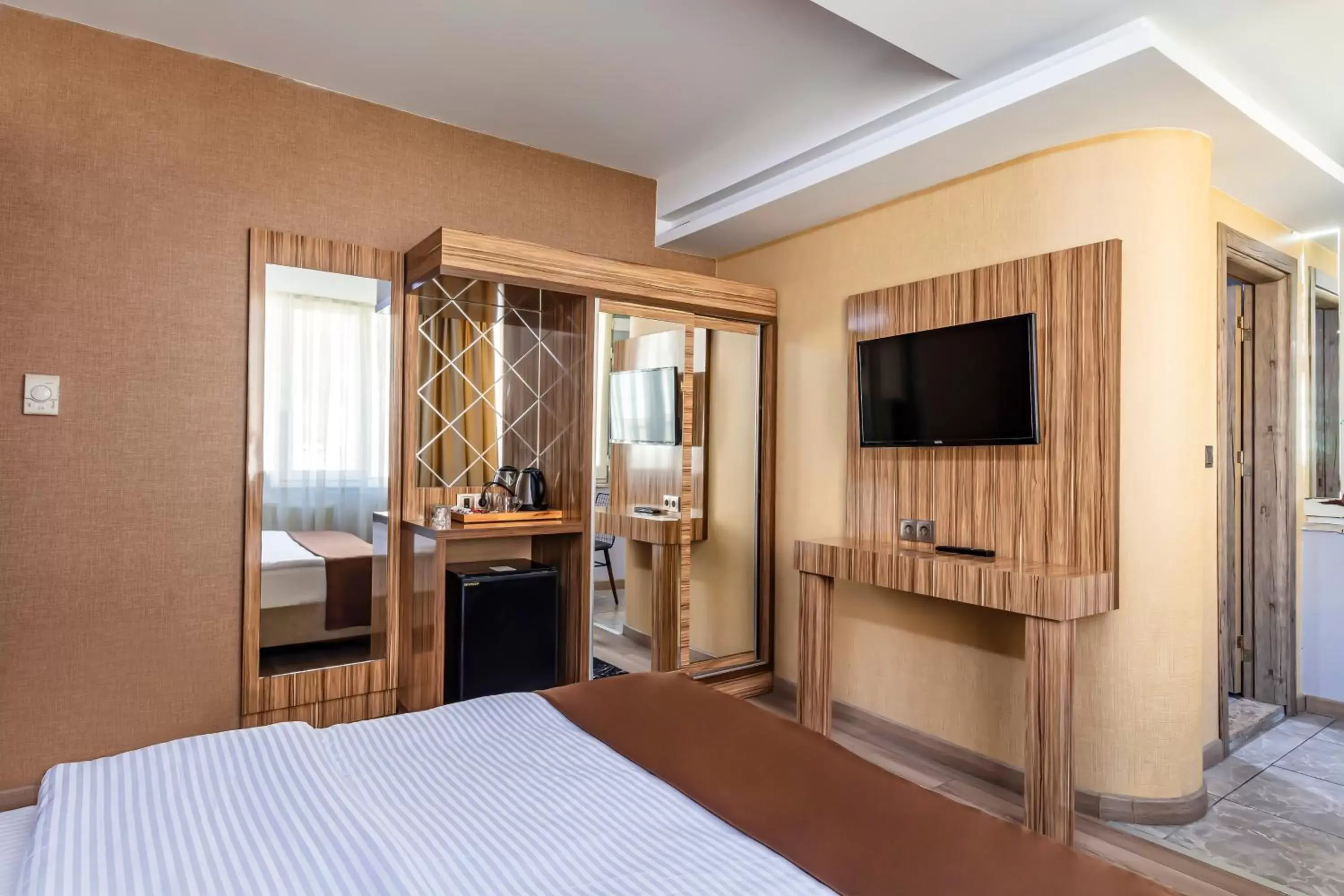 TV and multimedia, Bed in Dem İstanbul Airport Hotel