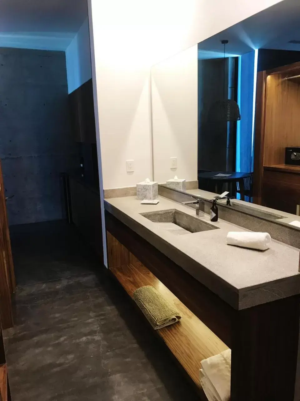 Bathroom in Suites BQ