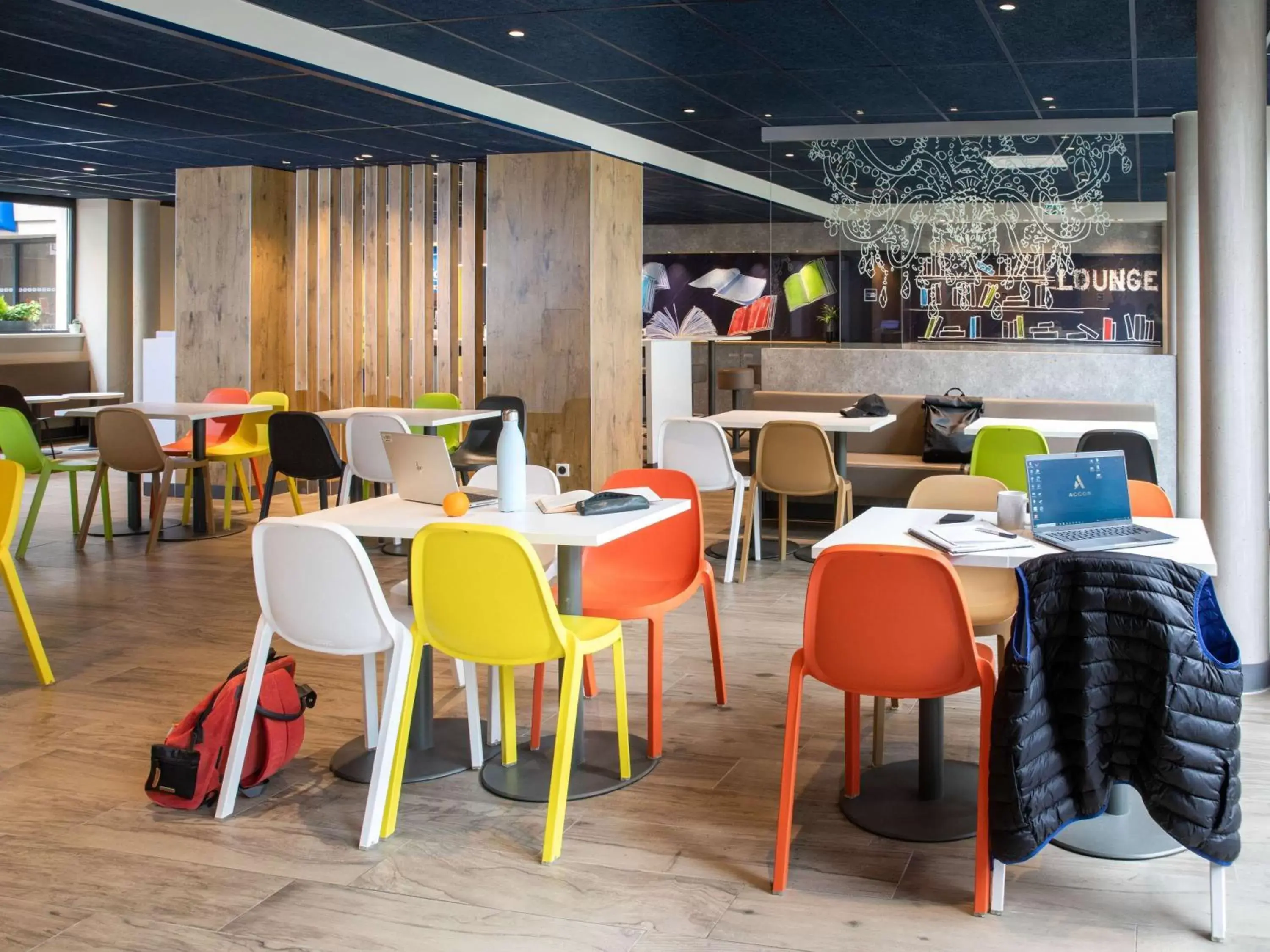 Property building, Restaurant/Places to Eat in ibis budget Strasbourg Centre Republique