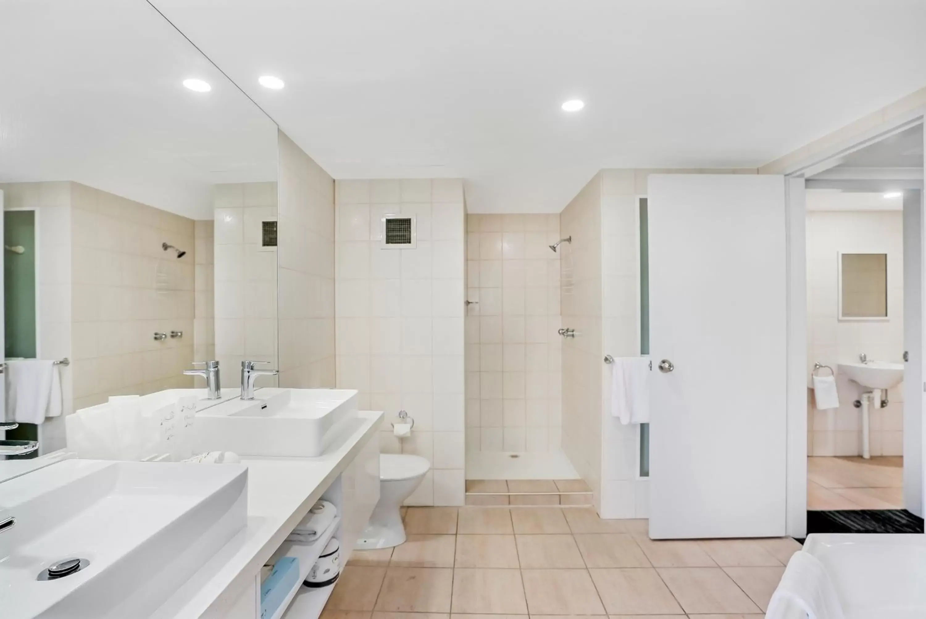 Bathroom in Cairns Sheridan Hotel