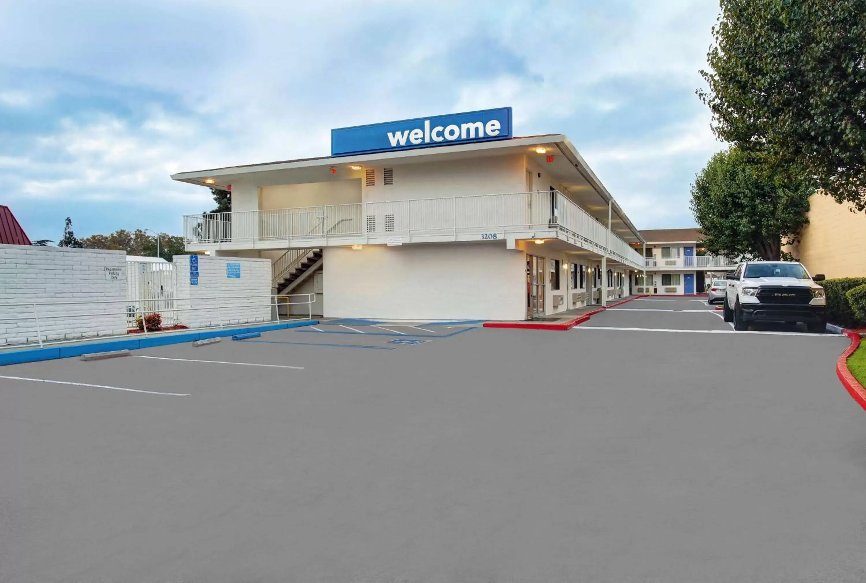 Property building in Motel 6-Santa Clara, CA