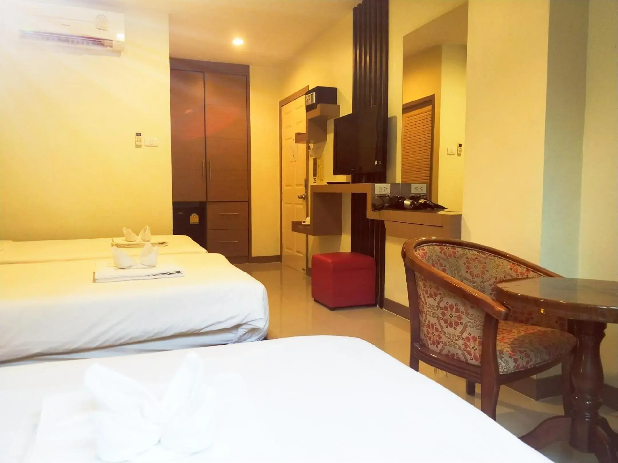 Bedroom, Bed in Pimrada Hotel Bedroom, Bed in Pimrada Hotel