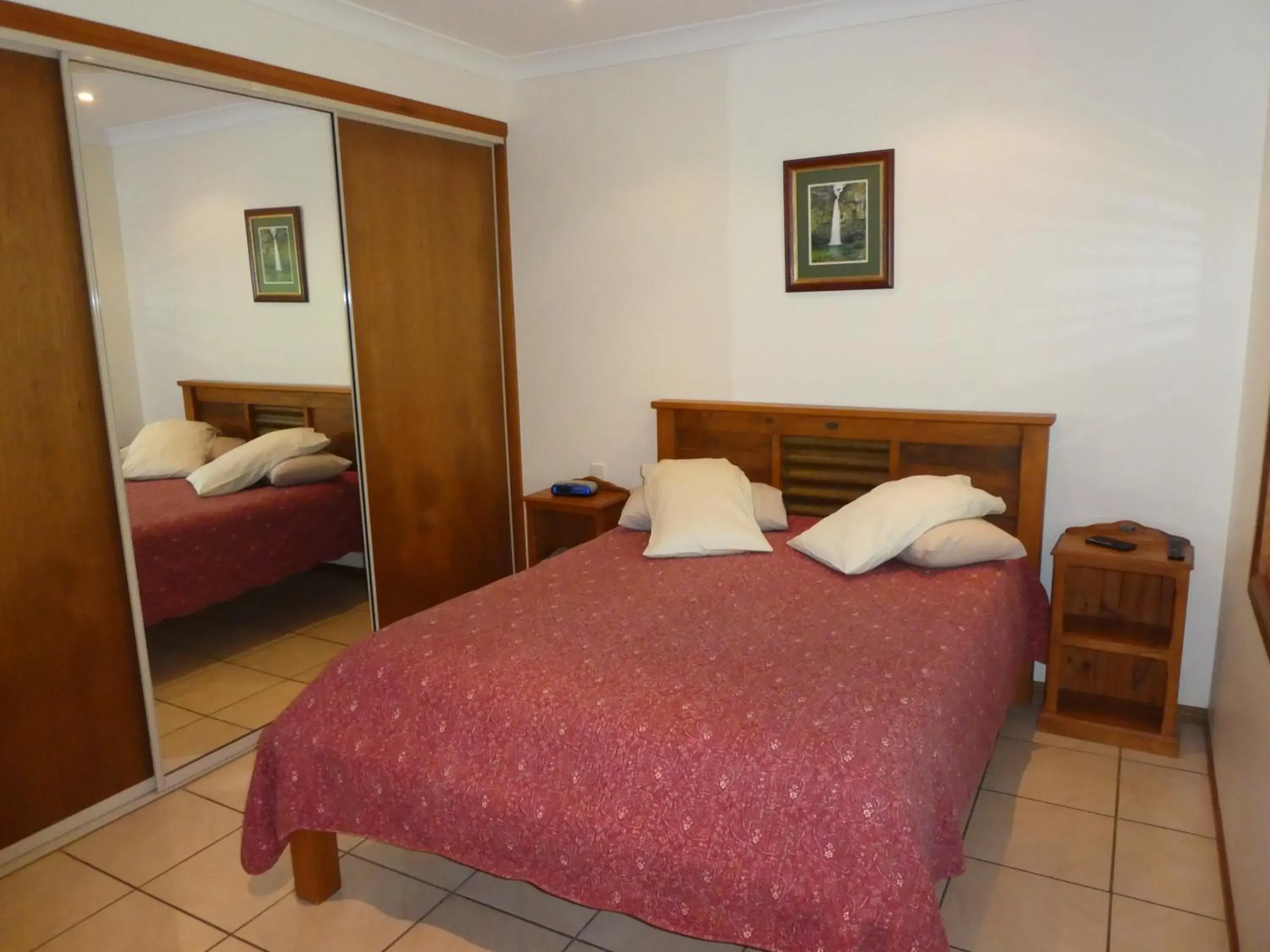 Bedroom, Bed in The Summit Rainforest Retreat