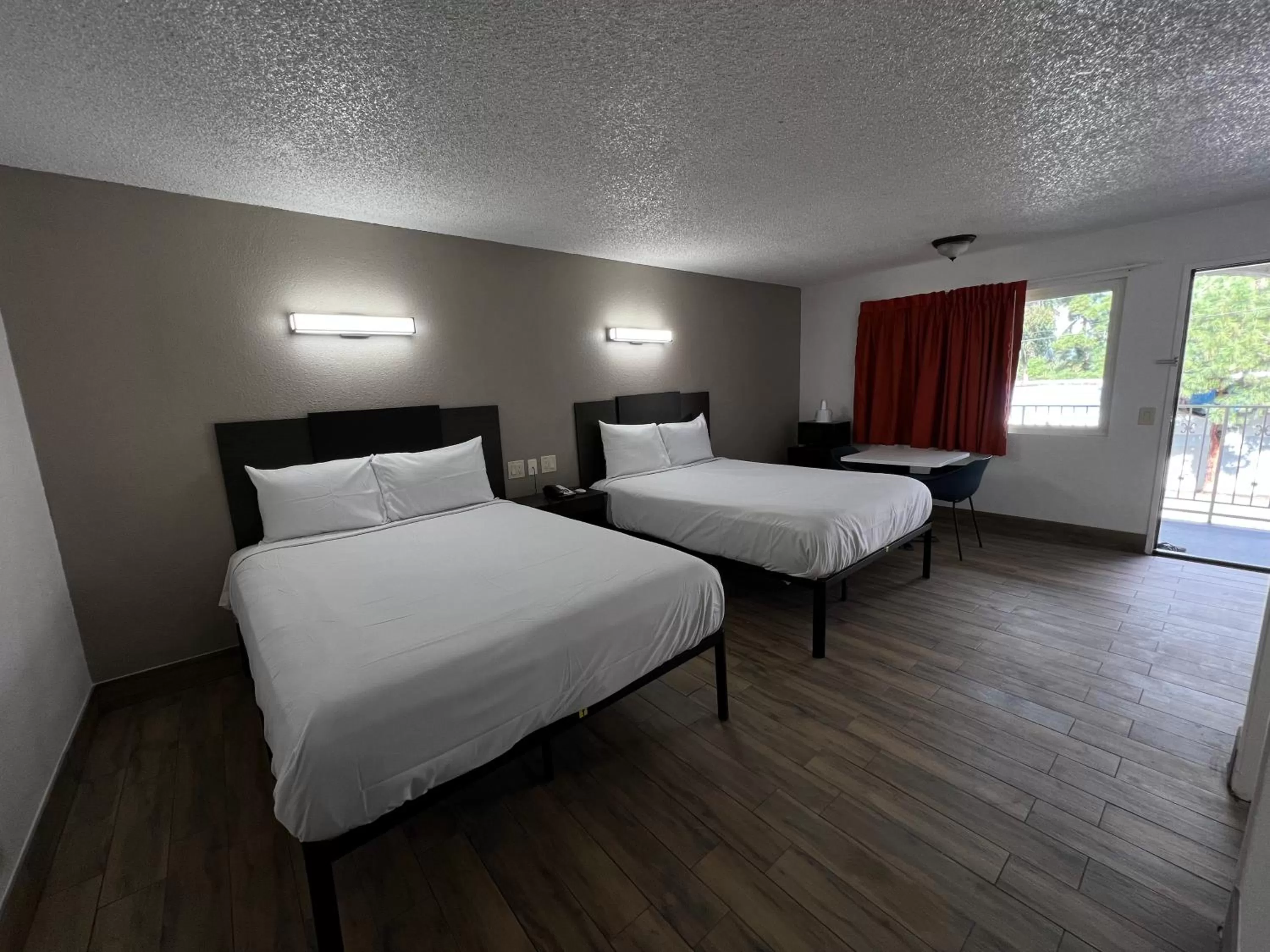 Photo of the whole room, Bed in Motel 6-Orange, CA - Anaheim