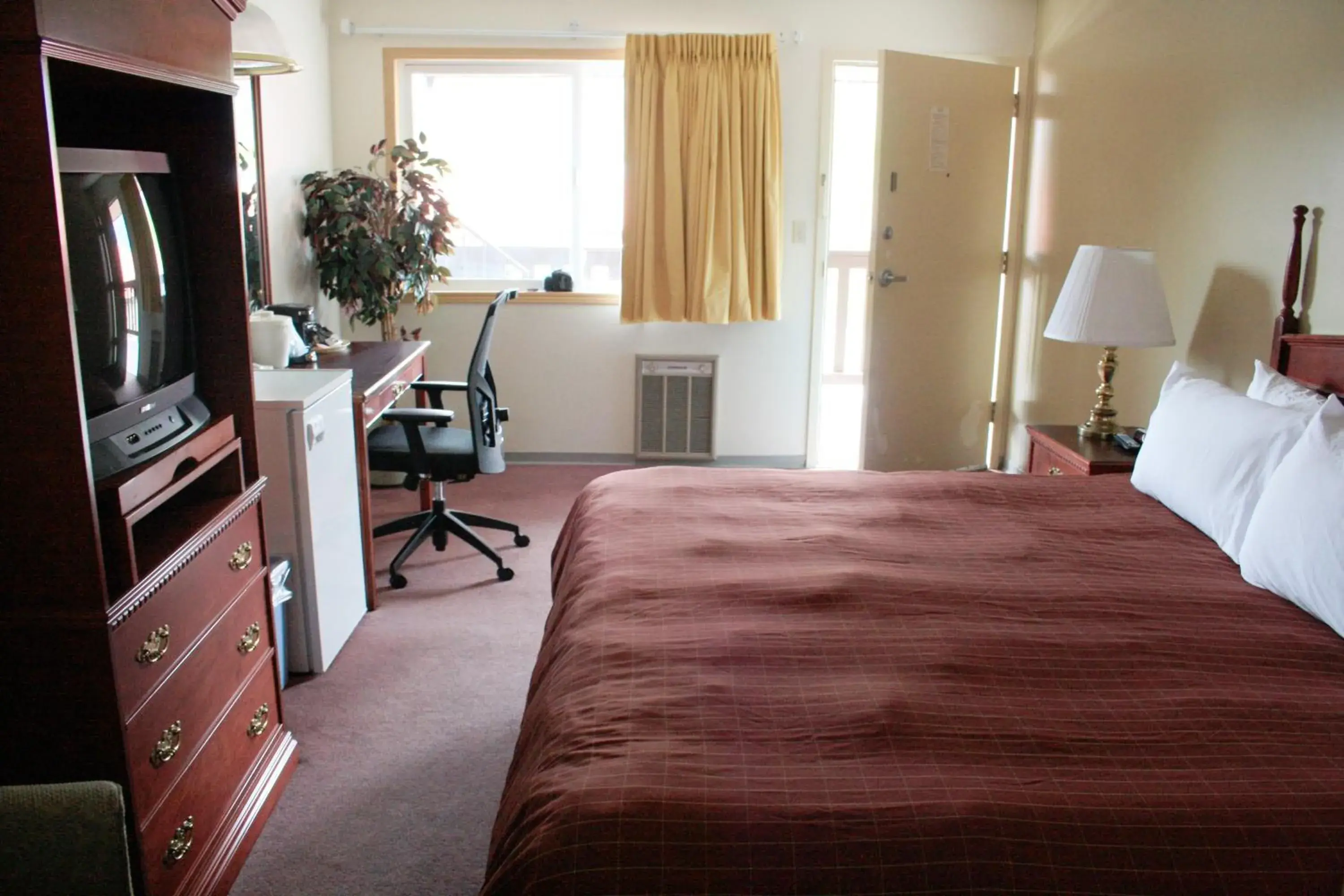 Photo of the whole room, Bed in Aspen Village