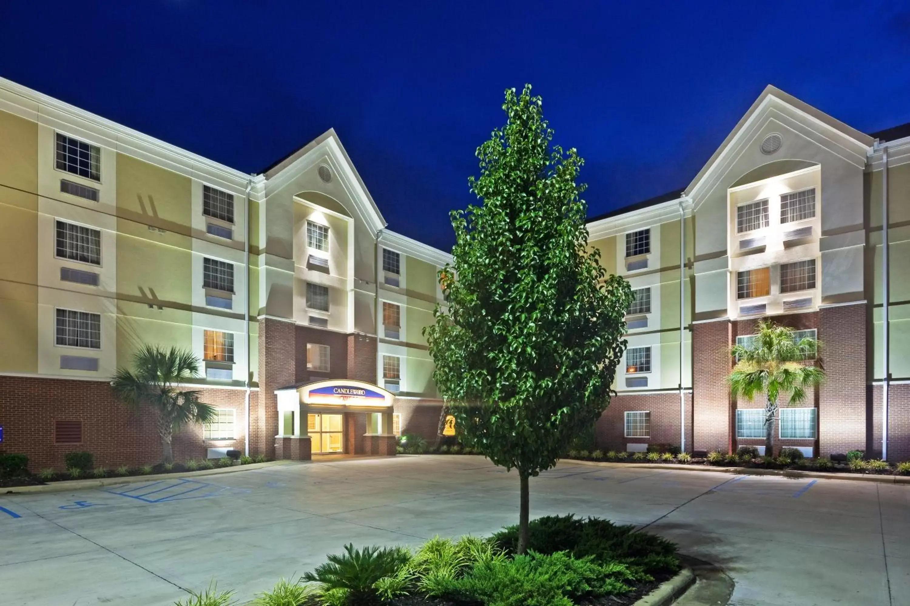 Property Building in Candlewood Suites Hattiesburg, an IHG Hotel