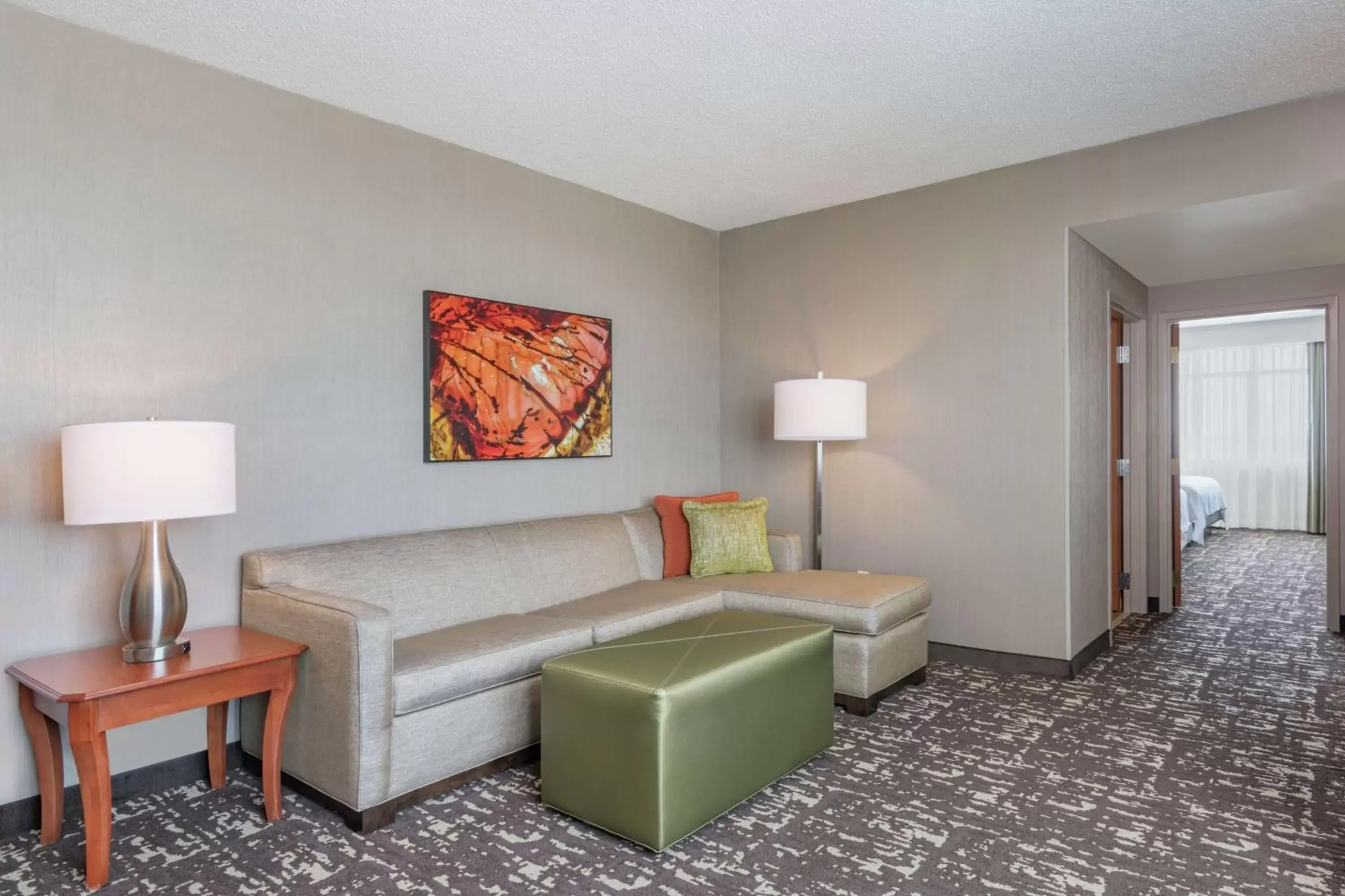 Living room, Seating Area in Embassy Suites by Hilton Saint Louis Saint Charles