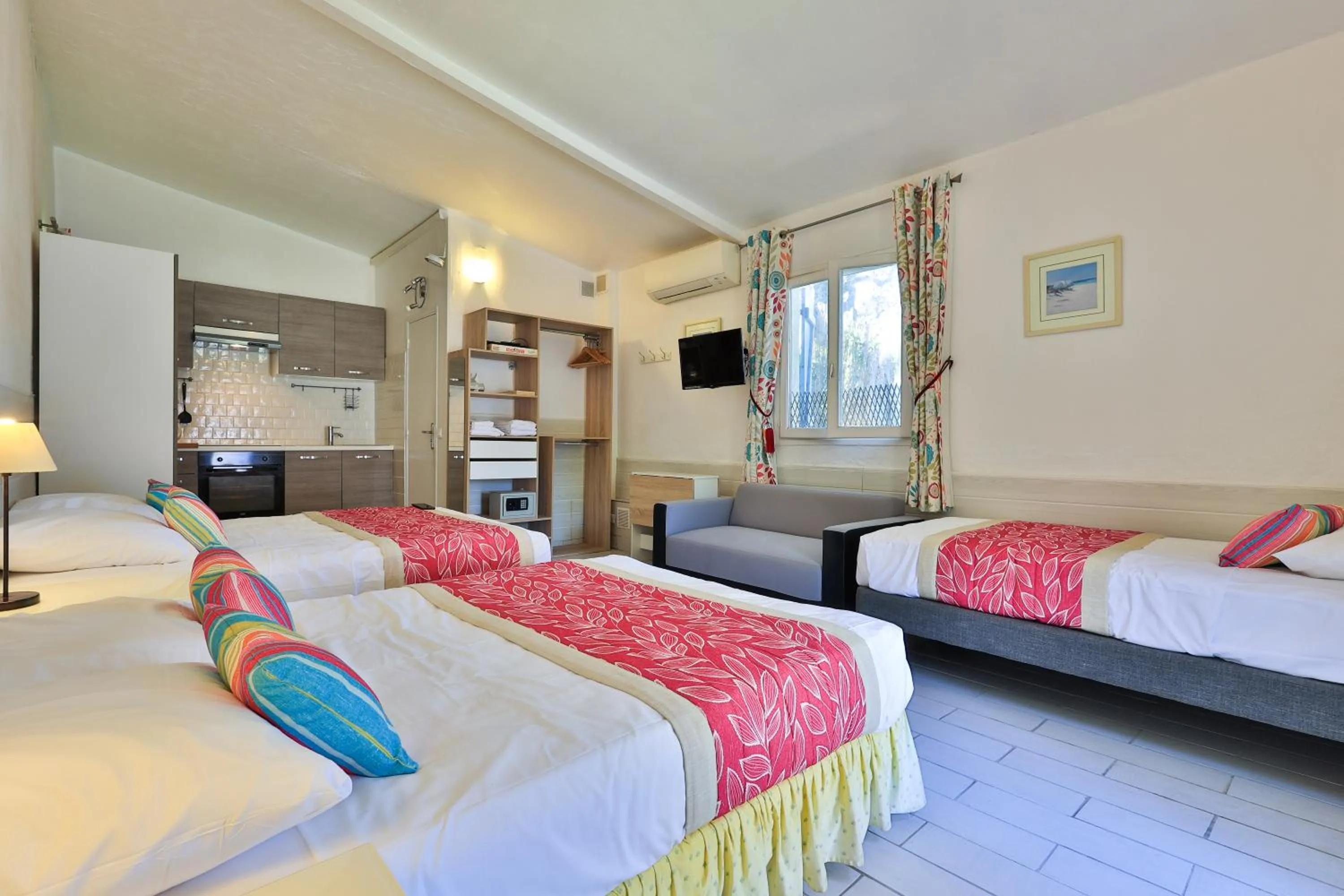 Bedroom in Hotel Cayrons Vence & St Paul de Vence