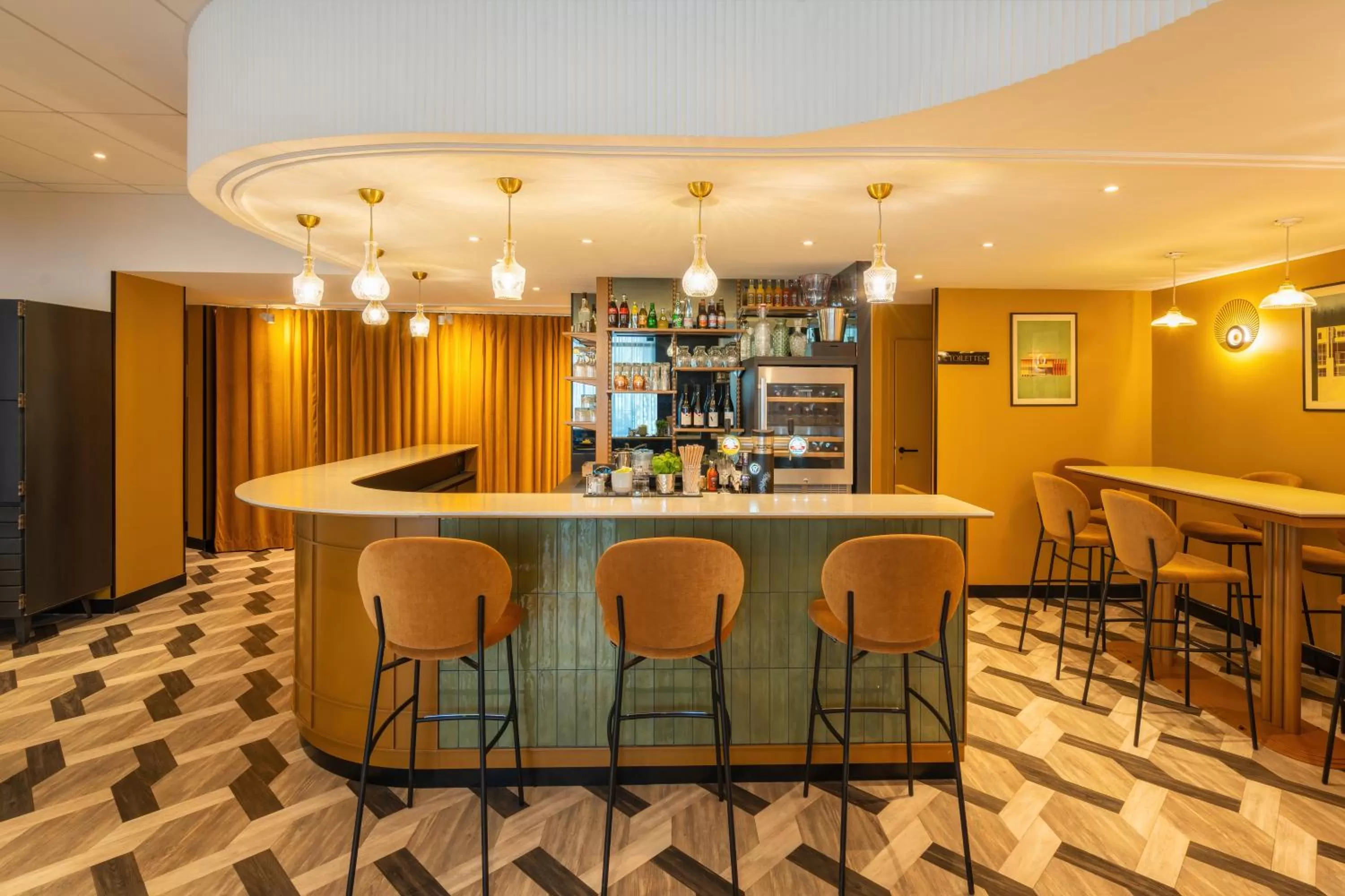 Lounge or bar in Le Splendid Hotel Lac D'Annecy - Handwritten Collection