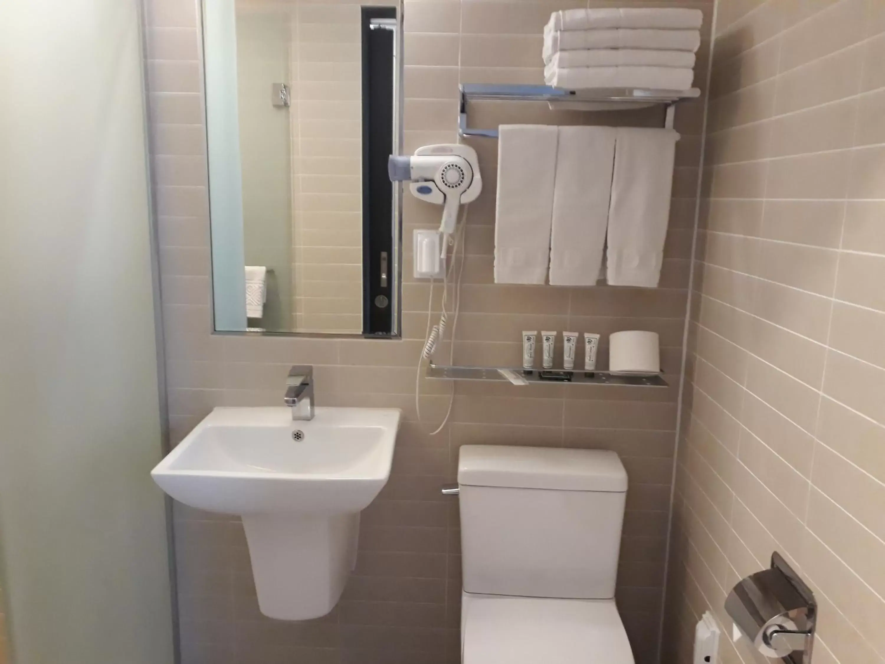Property building, Bathroom in Grid Inn Hotel