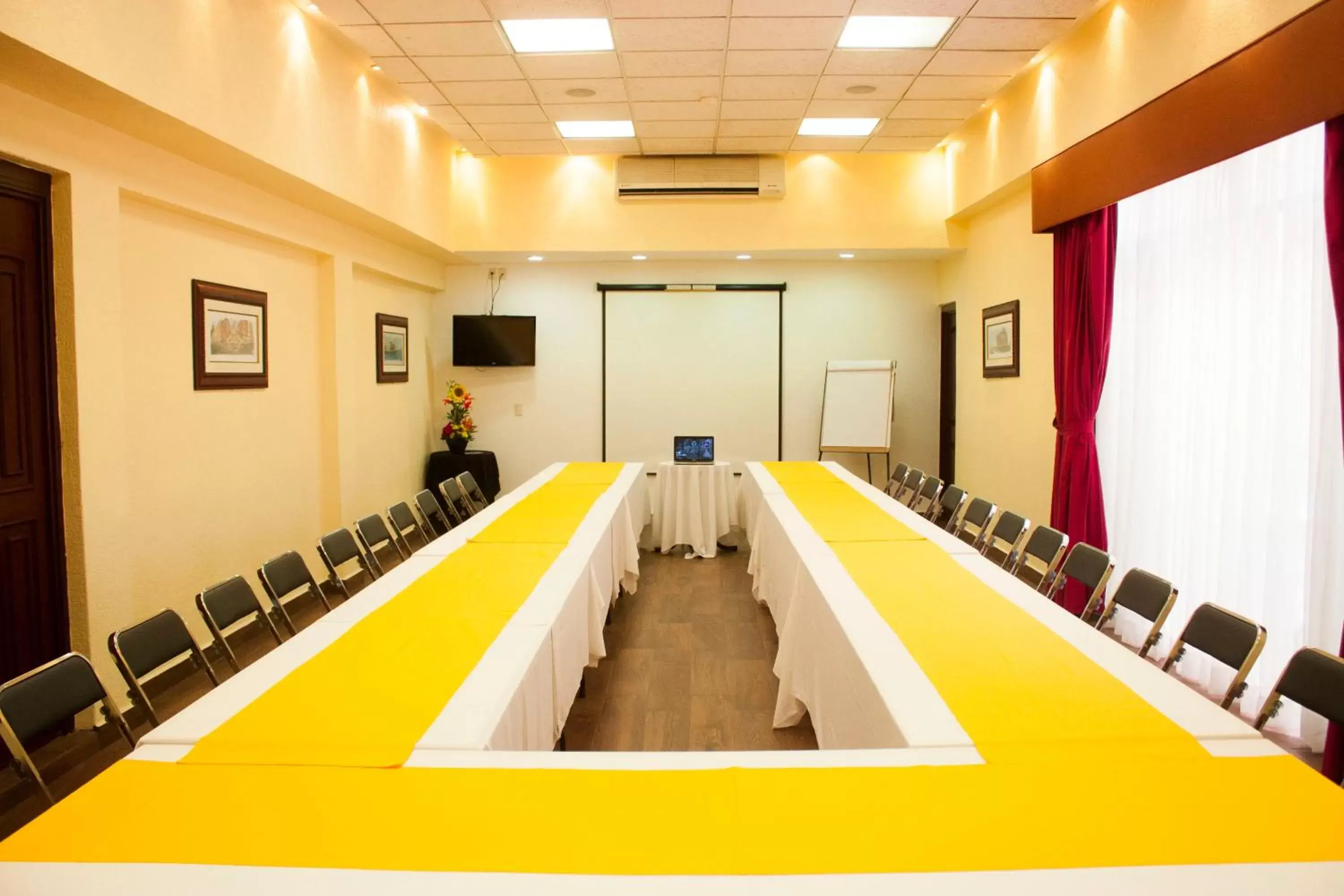 Meeting/conference room, Business Area/Conference Room in Hotel Morales Historical & Colonial Downtown Core