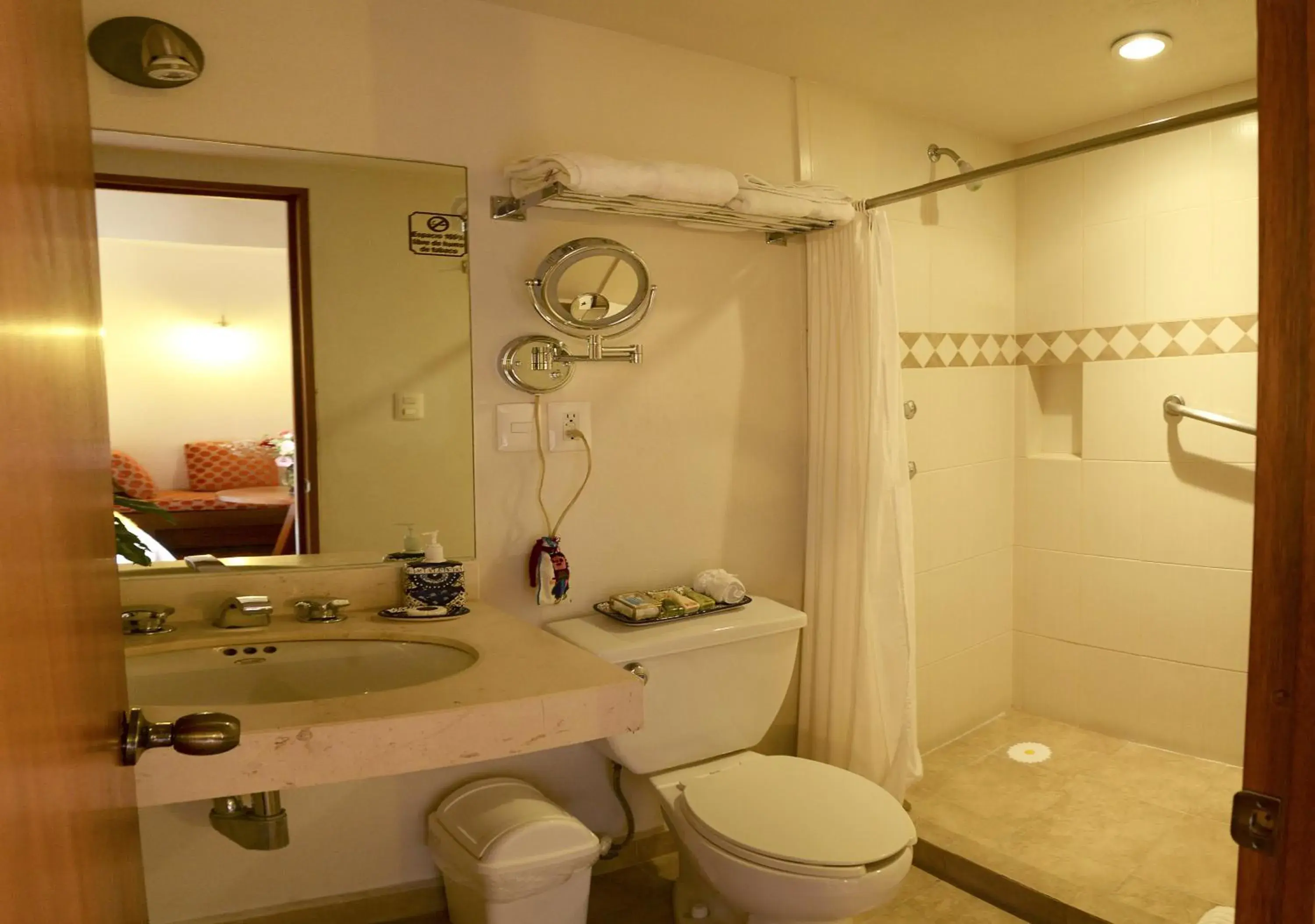 King Room in El Serafin Hotel Boutique King Room in El Serafin Hotel Boutique