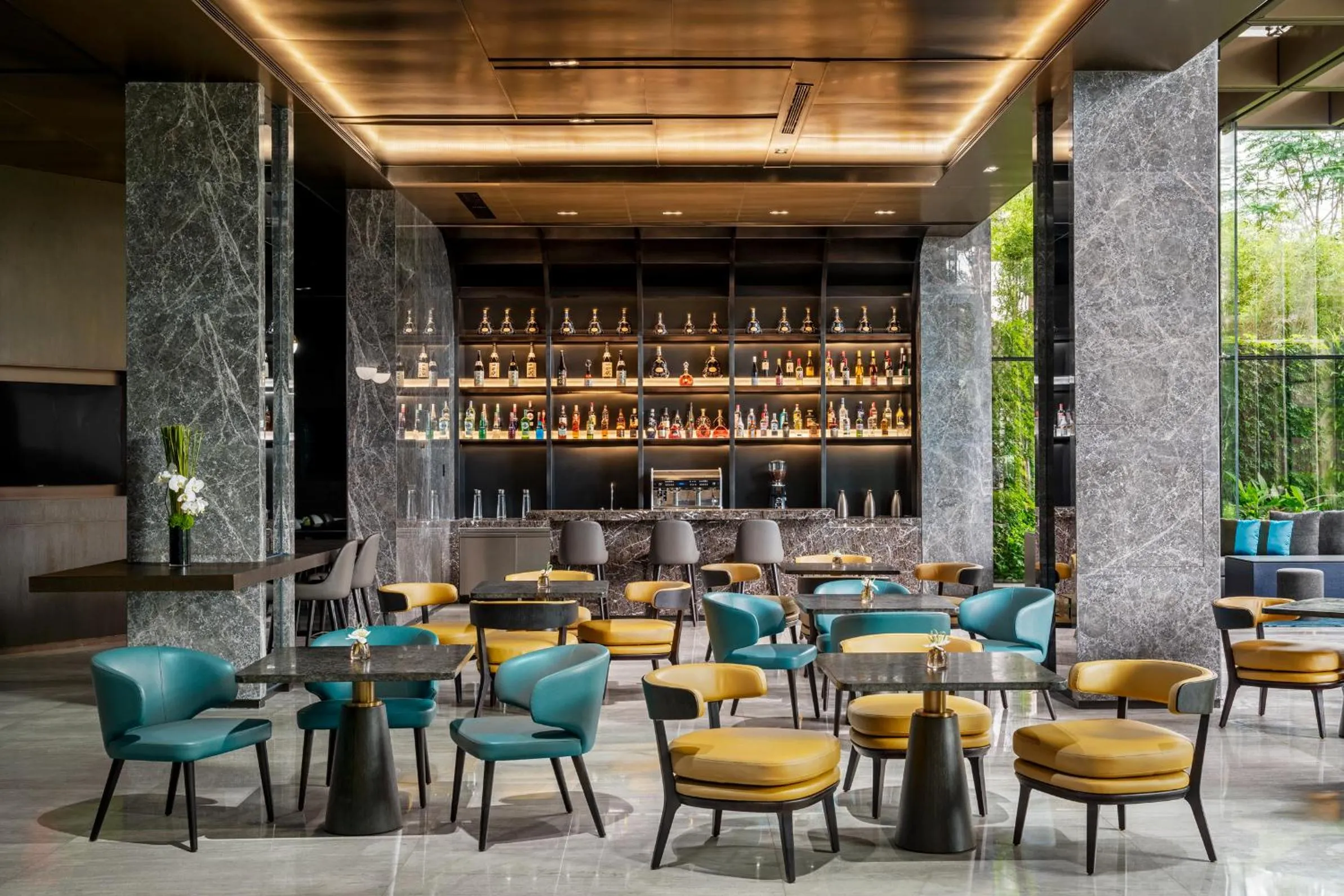 Lounge or bar in The G Shenzhen, A Tribute Portfolio Hotel