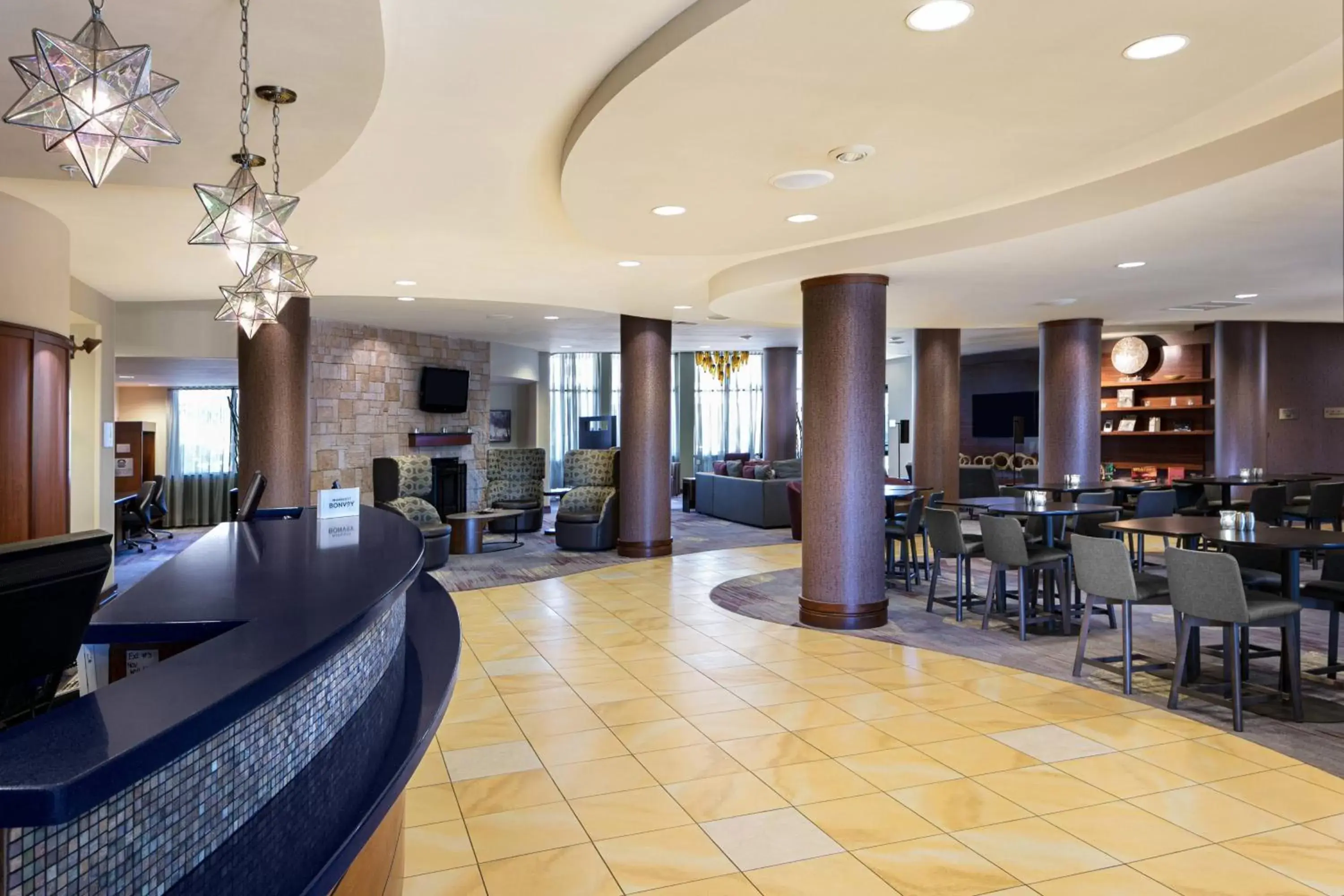 Lobby or reception, Restaurant/Places to Eat in Courtyard Bethlehem Lehigh Valley/I-78