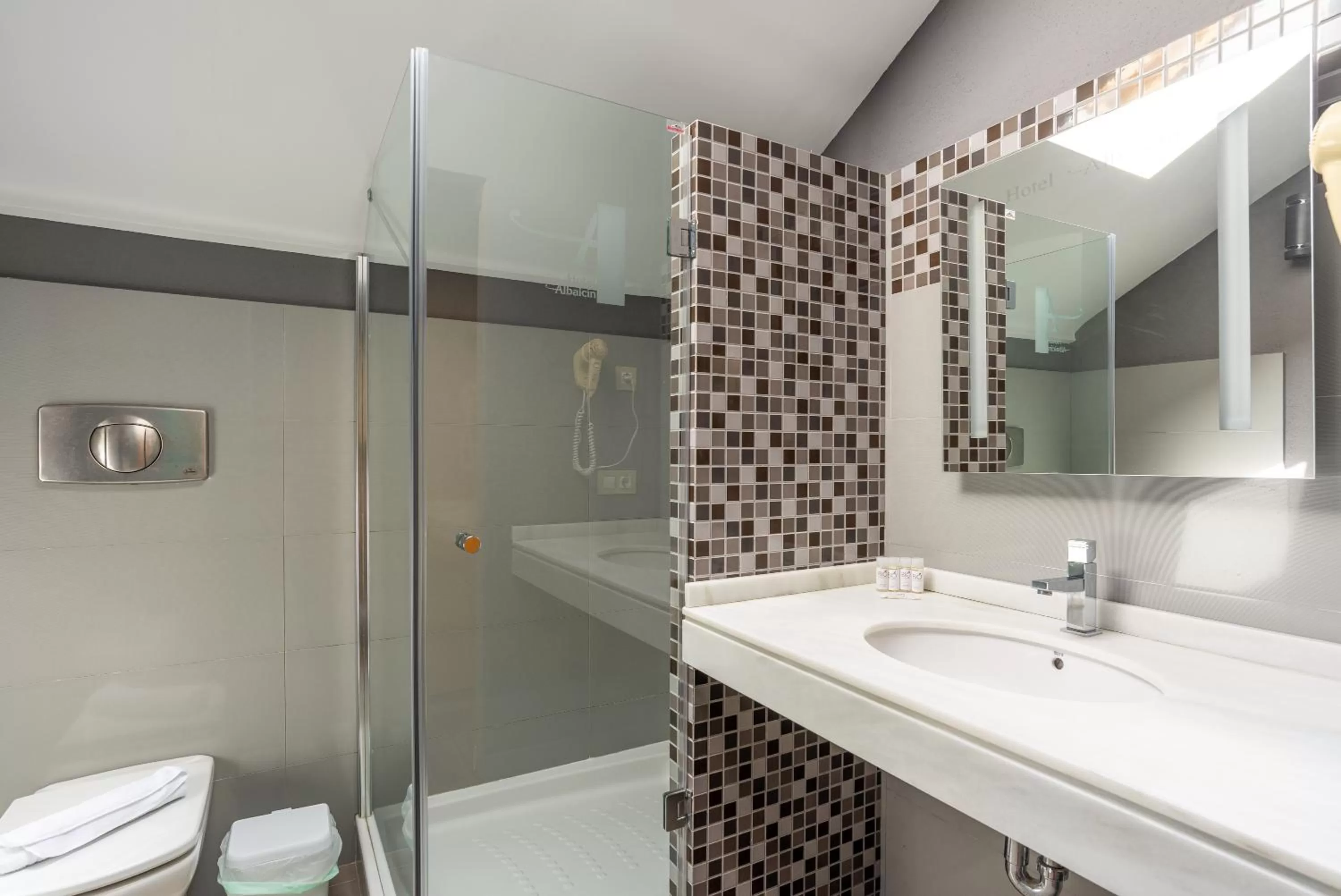 Bathroom in Hotel Albaicín