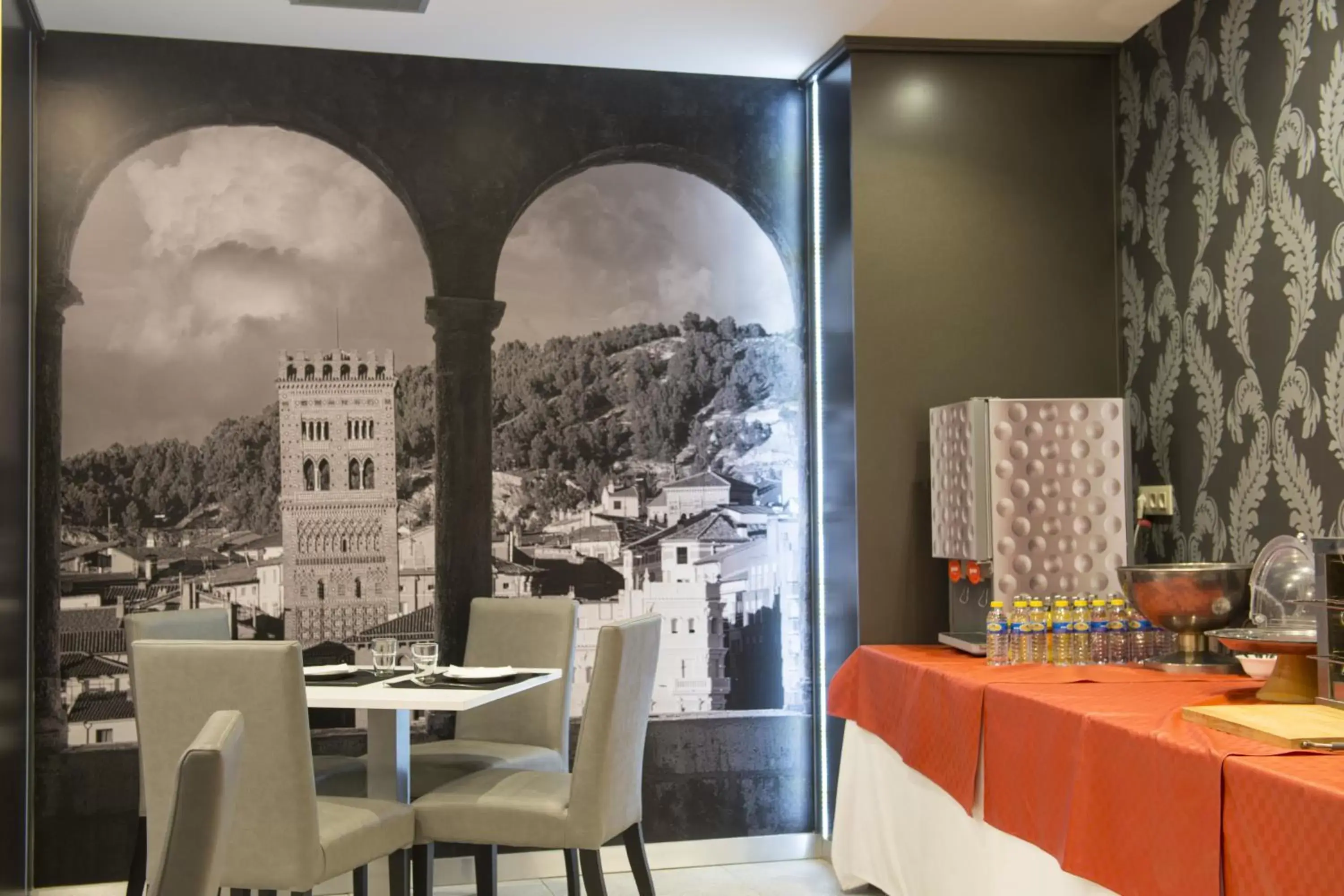 Restaurant/places to eat in El Mudayyan Restaurant/places to eat in El Mudayyan