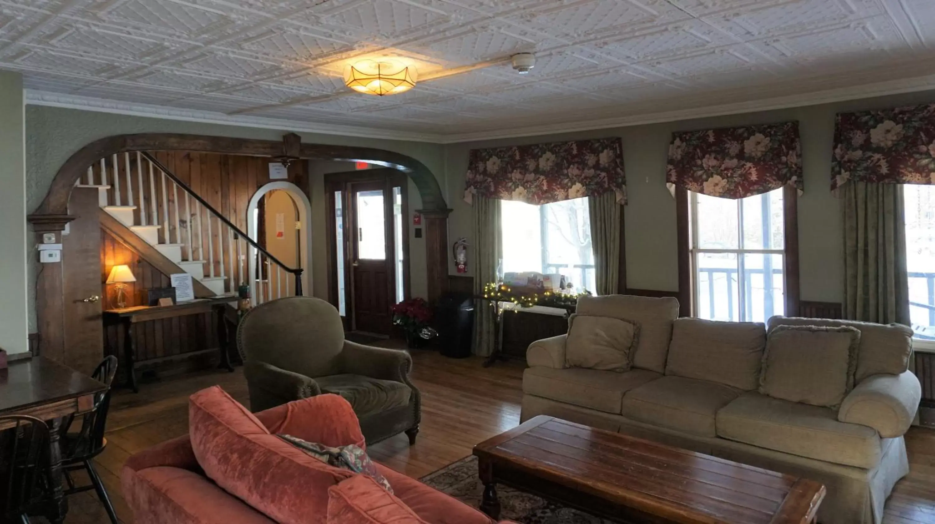 Property building, Seating Area in Smugglers Notch Inn