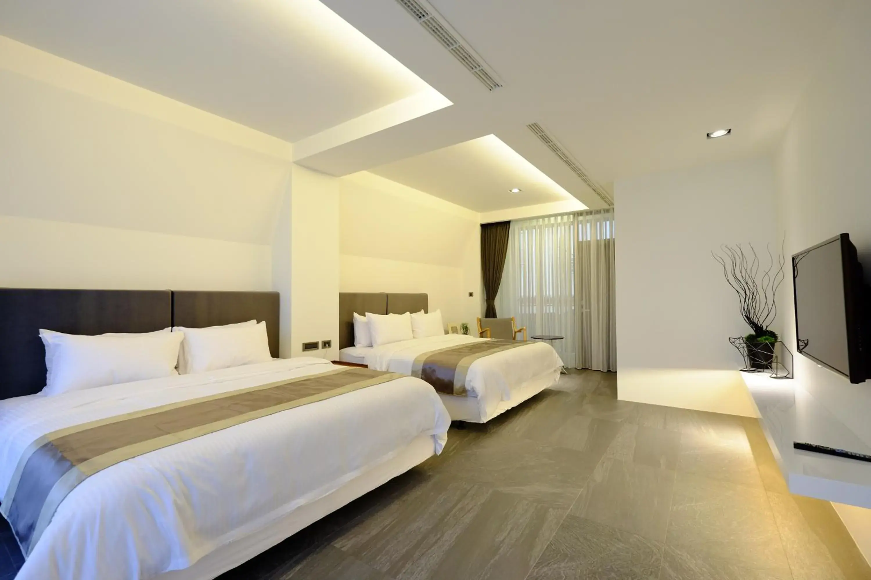 Bedroom, Bed in Tongzhan Design Inns
