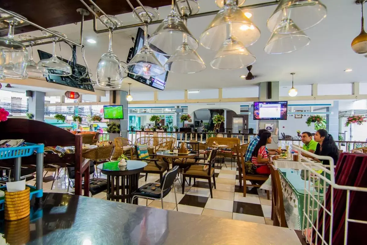 Restaurant/places to eat in Sutus Court 2 Restaurant/places to eat in Sutus Court 2