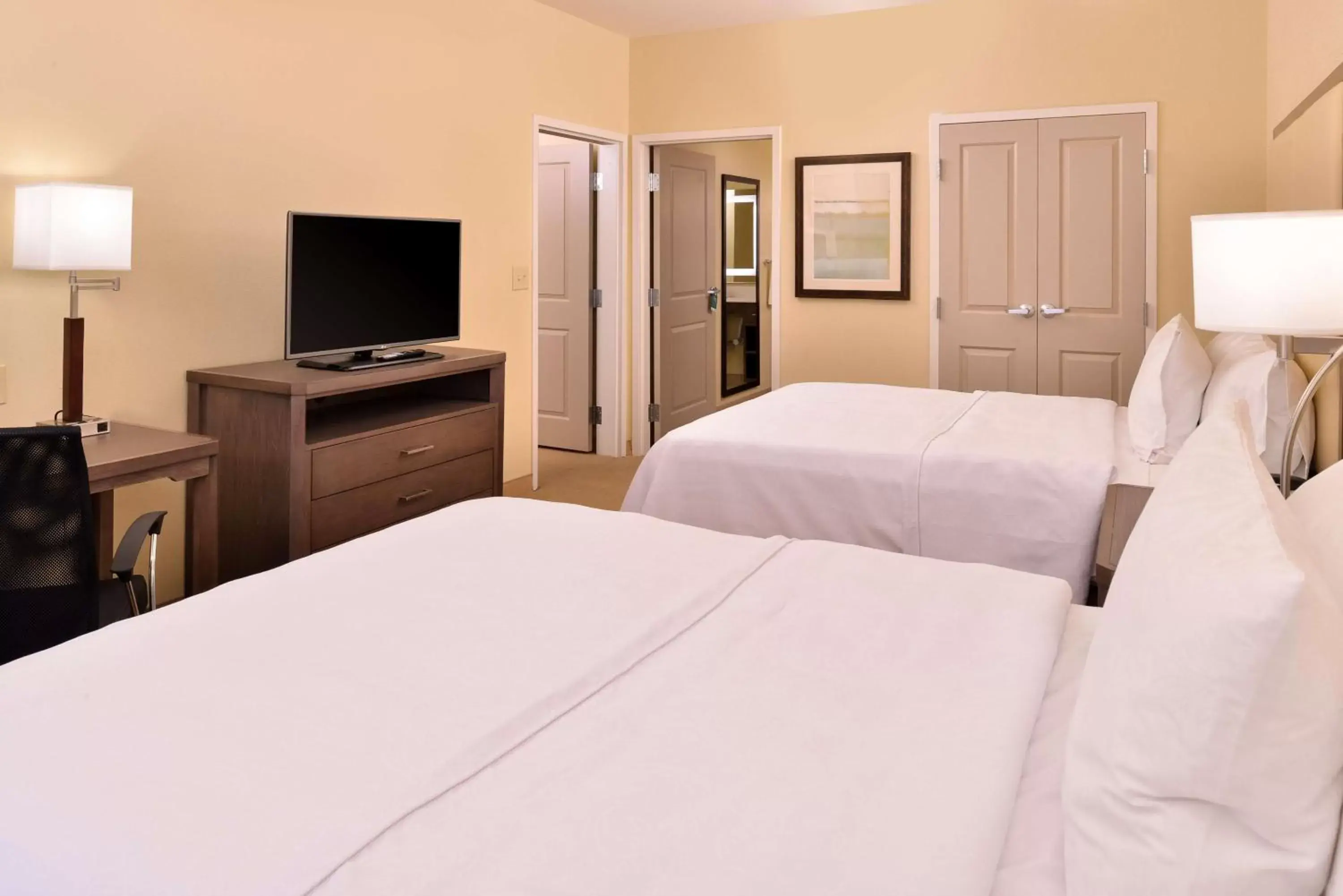 Bed in Homewood Suites by Hilton Houma