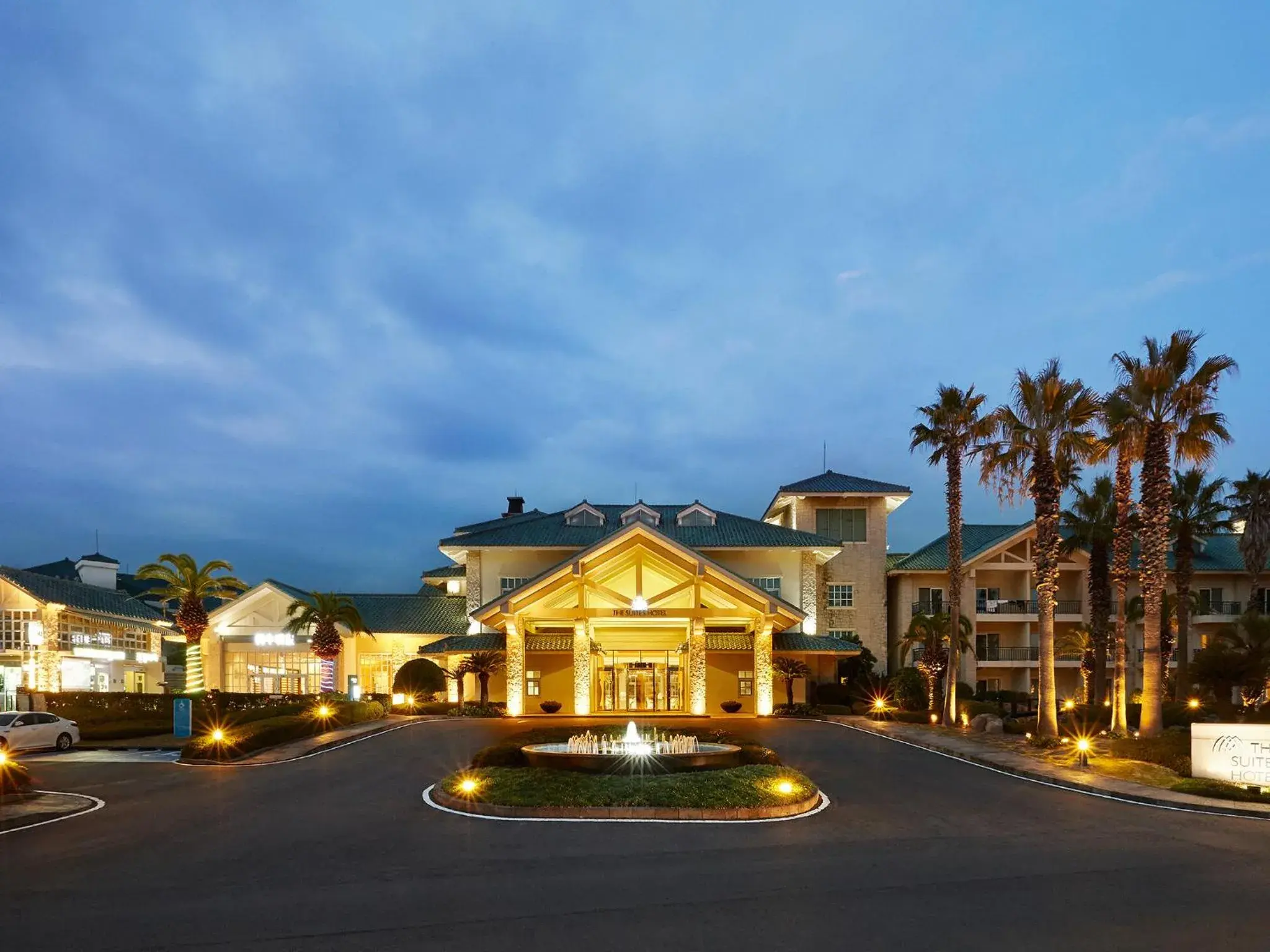 Facade/entrance, Property Building in The Suites Hotel Jeju