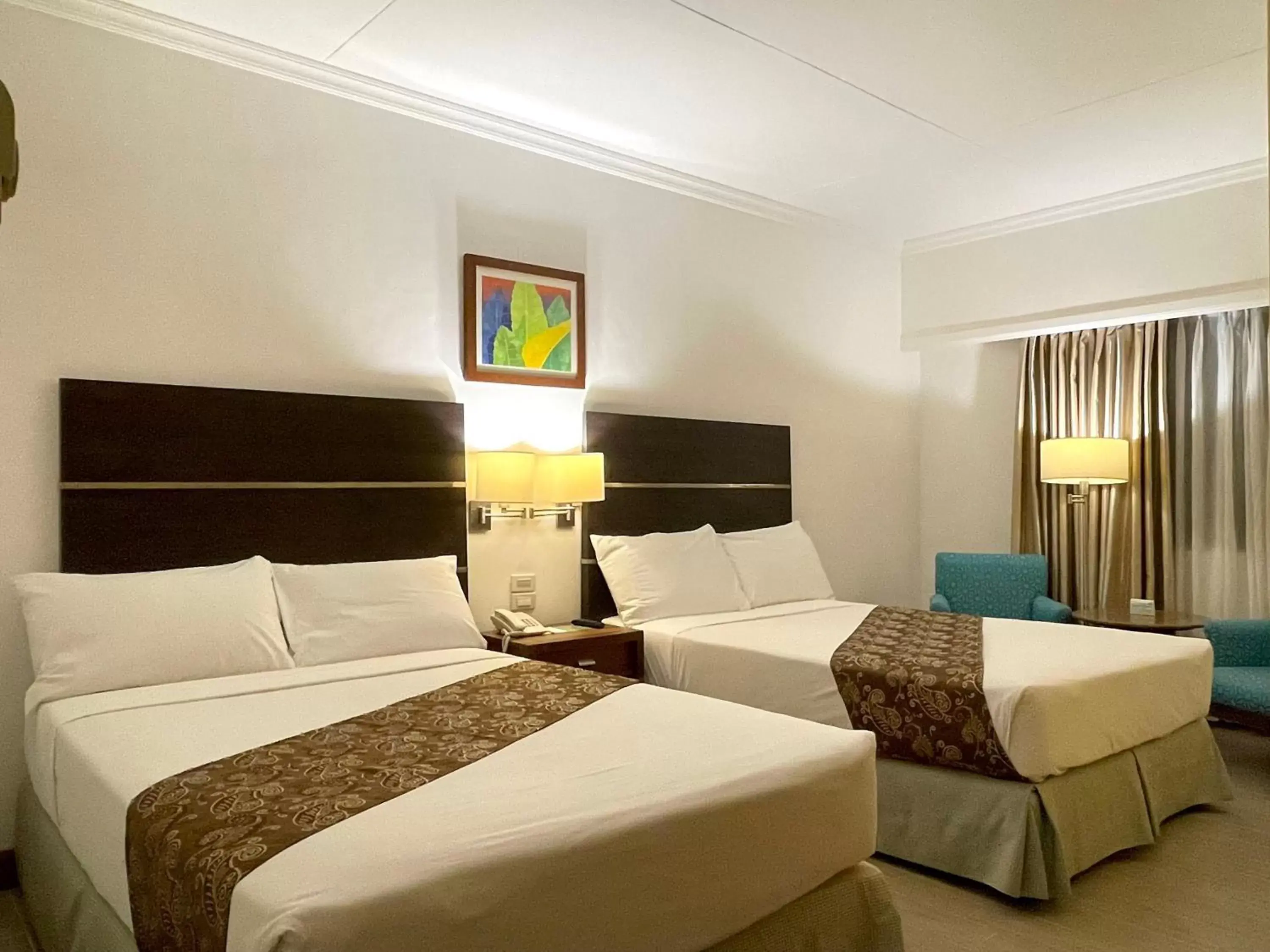Bed in Days Hotel by Wyndham Iloilo