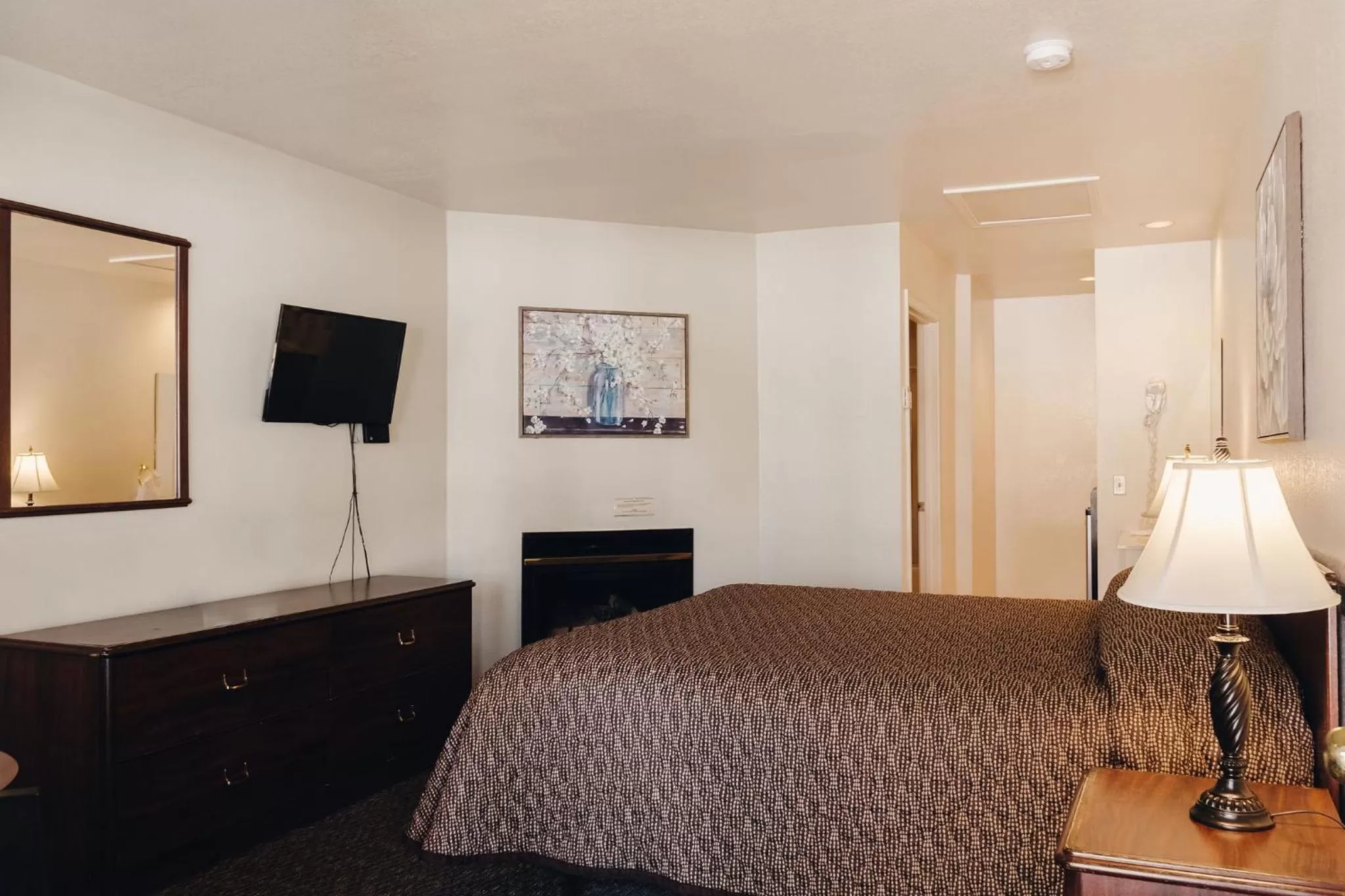 Bed in Vintage Lakeside Inn