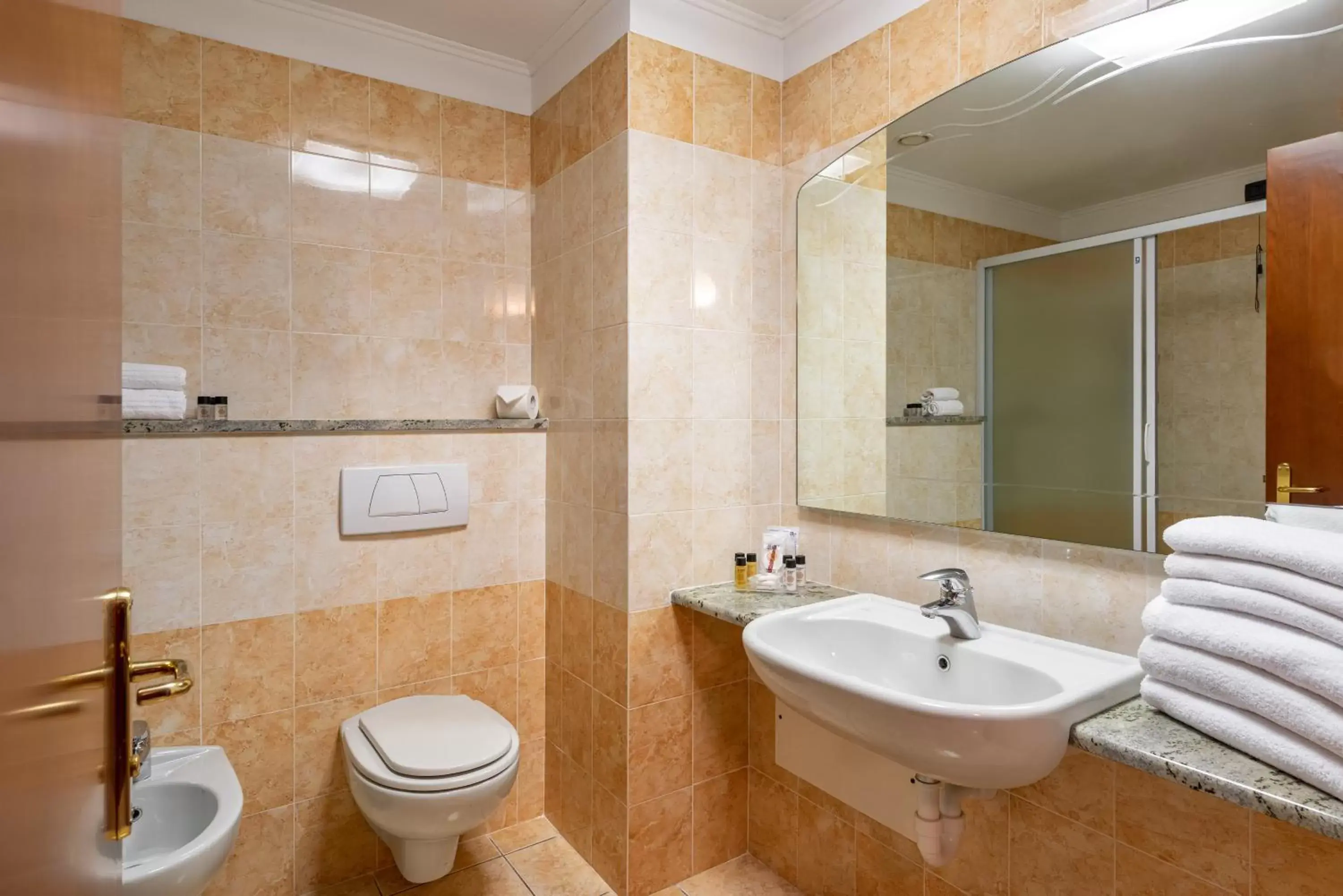 Bathroom in Rivoli Hotel