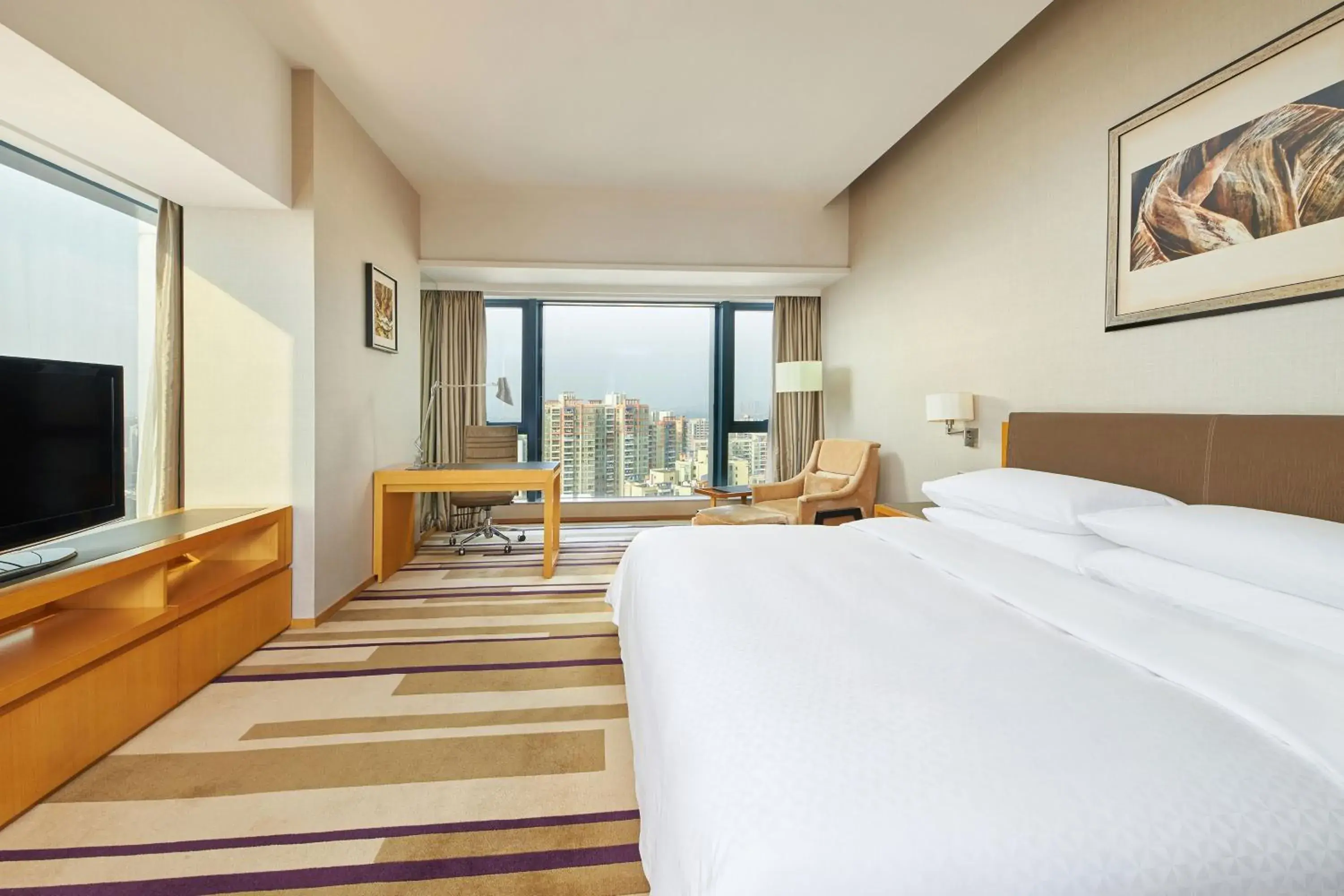 Photo of the whole room in Four Points by Sheraton Guangzhou, Dongpu