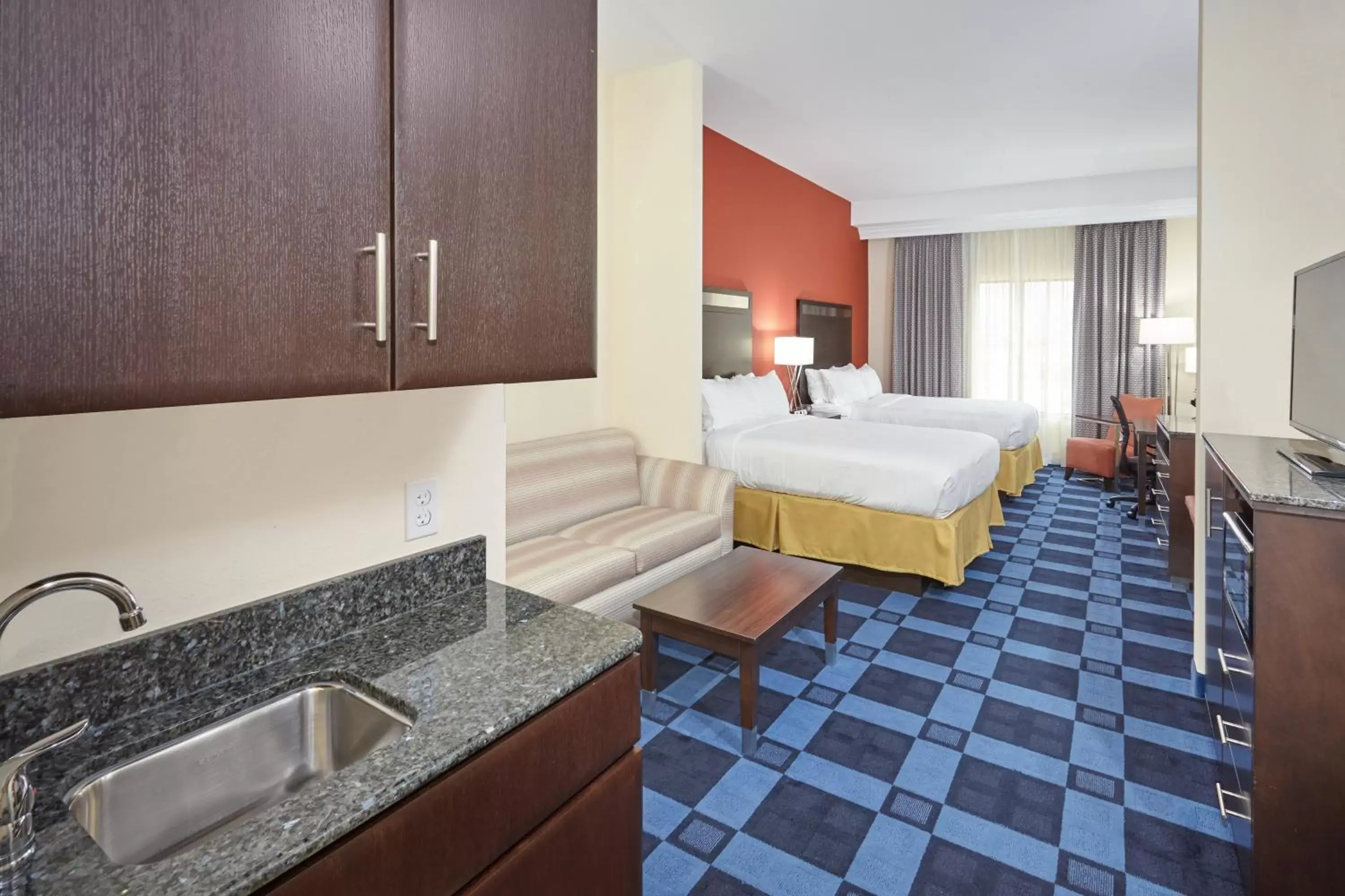 Photo of the whole room in Holiday Inn Express and Suites Columbia University Area, an IHG Hotel