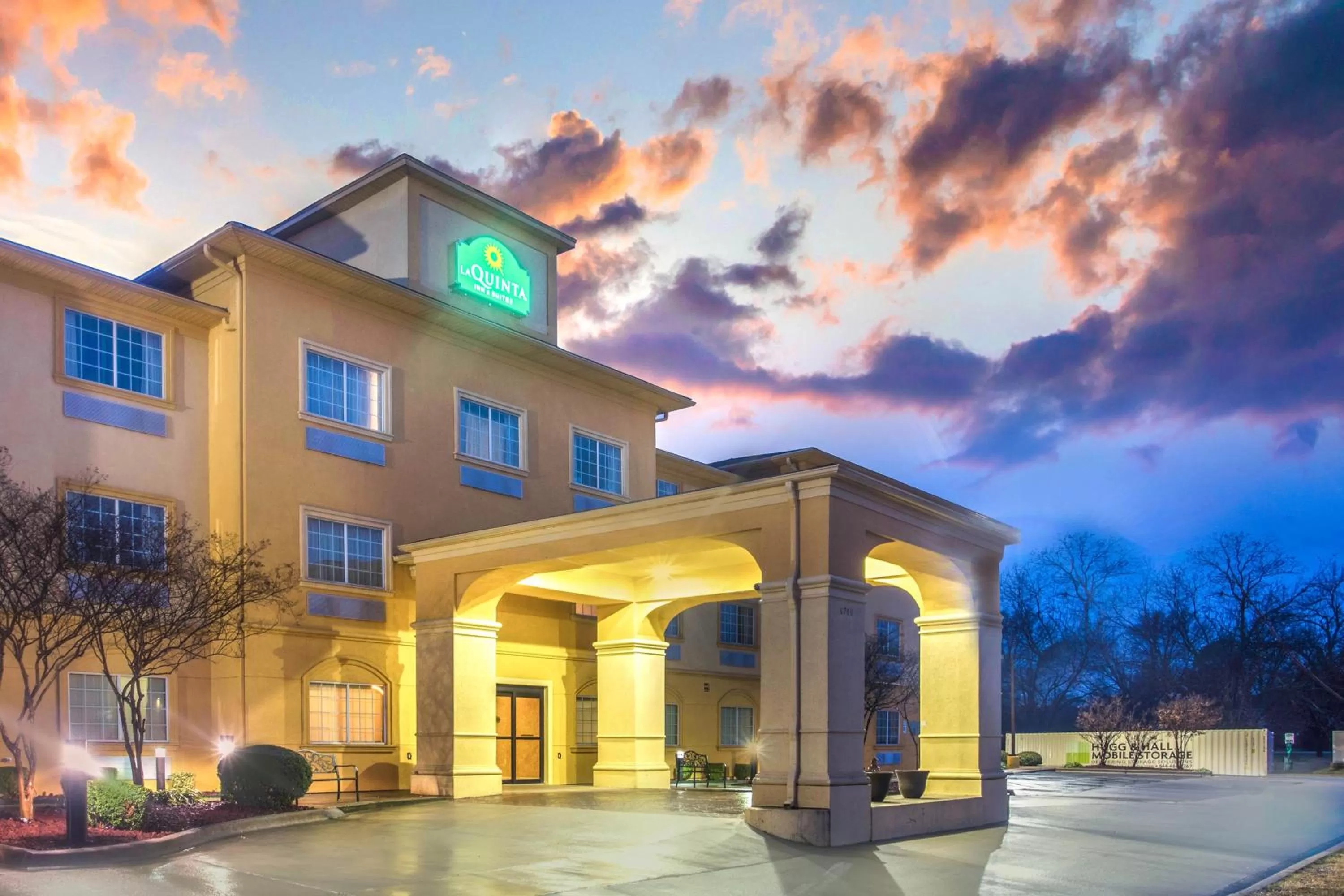 Area and facilities in La Quinta by Wyndham Fort Smith