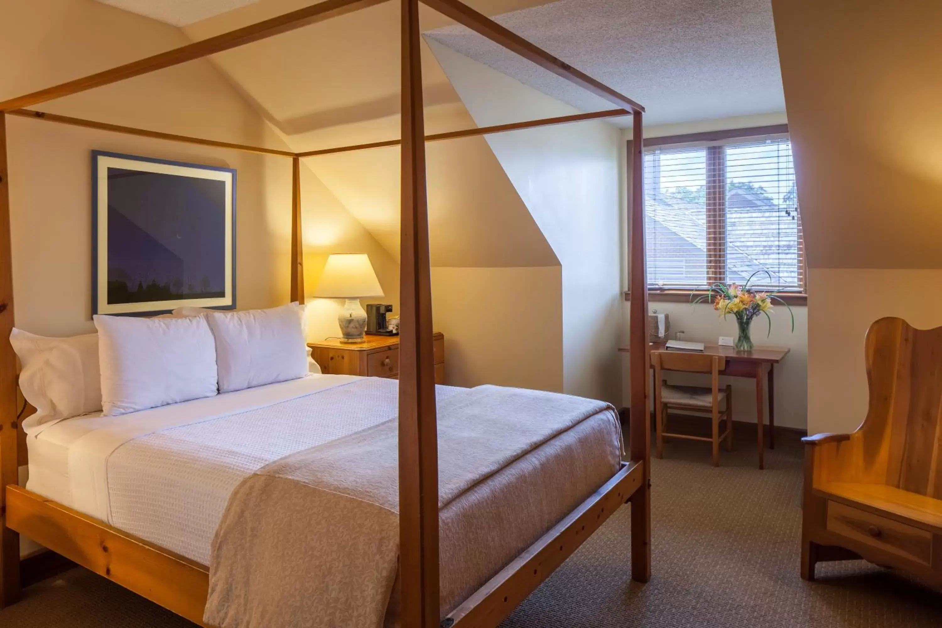 Queen Room in New Harmony Inn Resort and Conference Center Queen Room in New Harmony Inn Resort and Conference Center