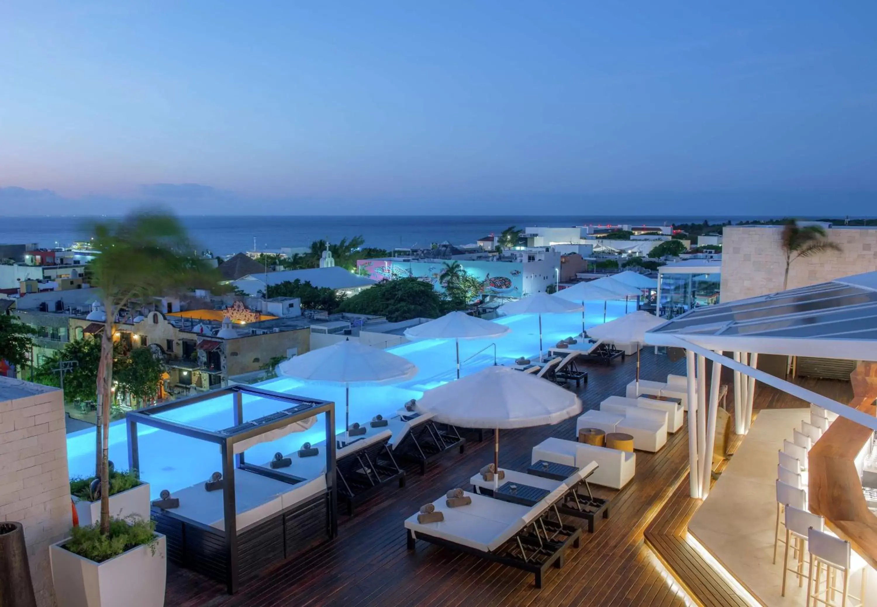 Restaurant/places to eat in The Fives Downtown Hotel & Residences, Curio Collection by Hilton Restaurant/places to eat in The Fives Downtown Hotel & Residences, Curio Collection by Hilton