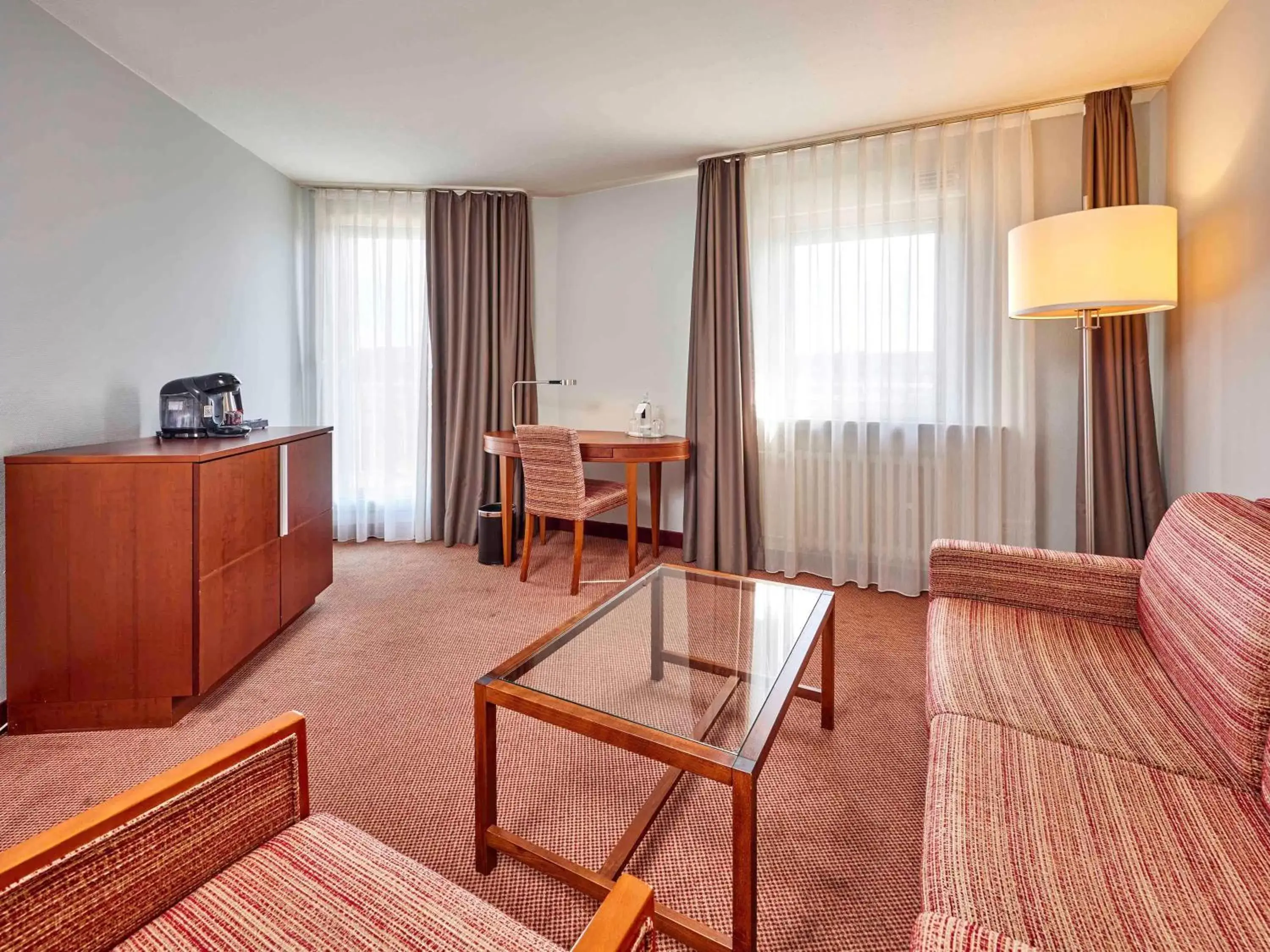 Bedroom, Seating Area in Mercure Hotel Düsseldorf City Center