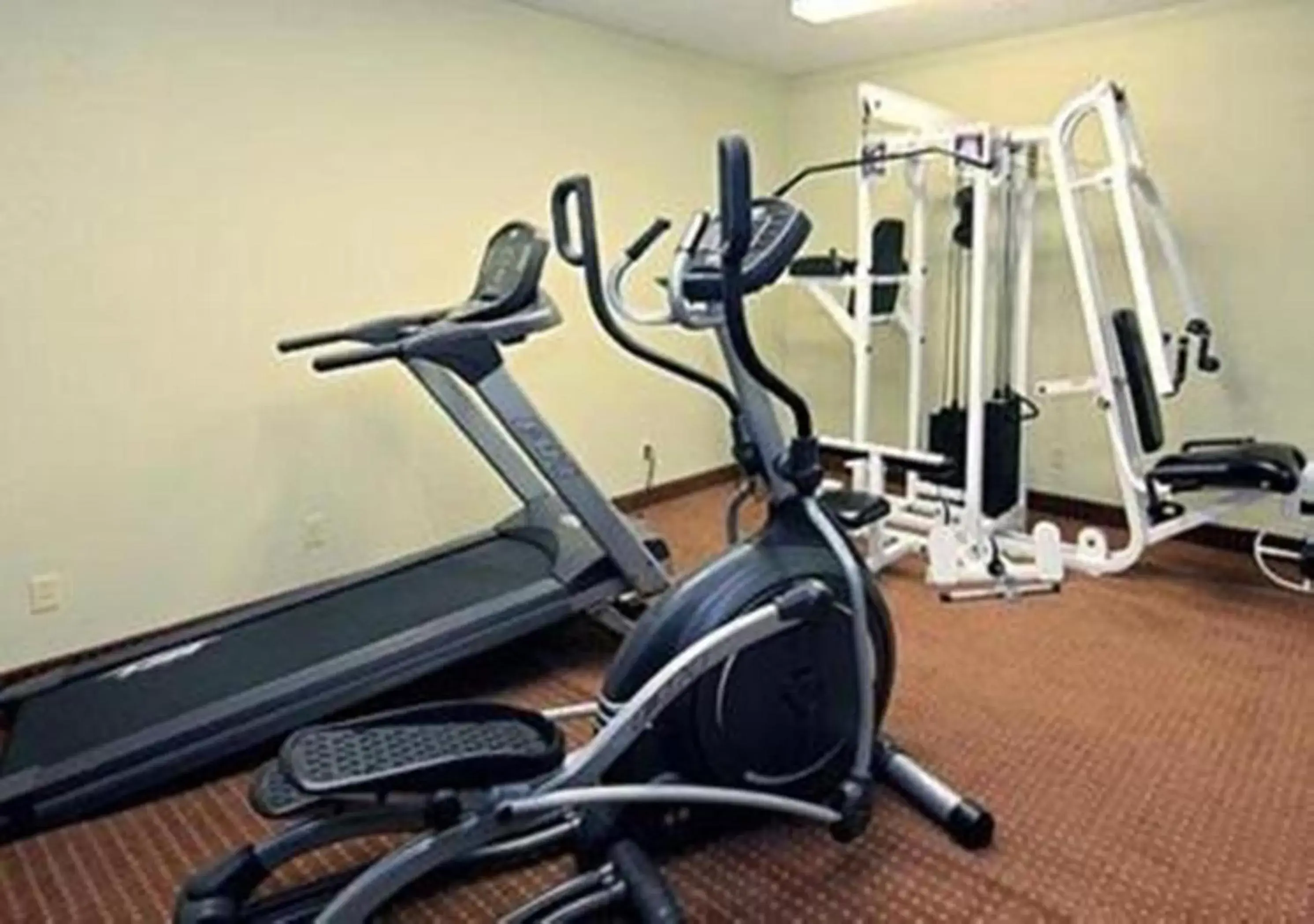 Fitness centre/facilities, Fitness Center/Facilities in Heritage Inn and Suites