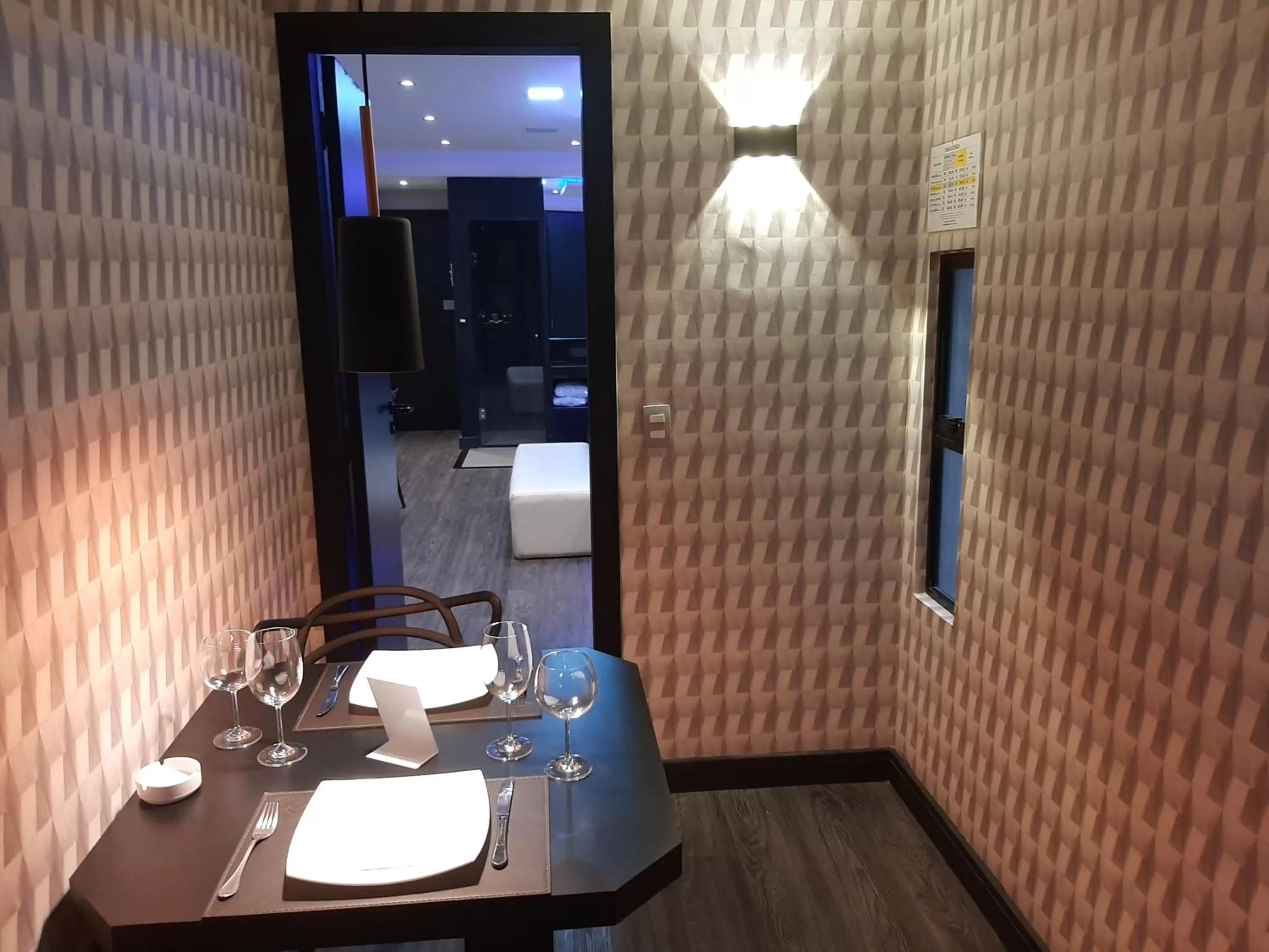 BAMBINA HOTEL -Adultos Somente