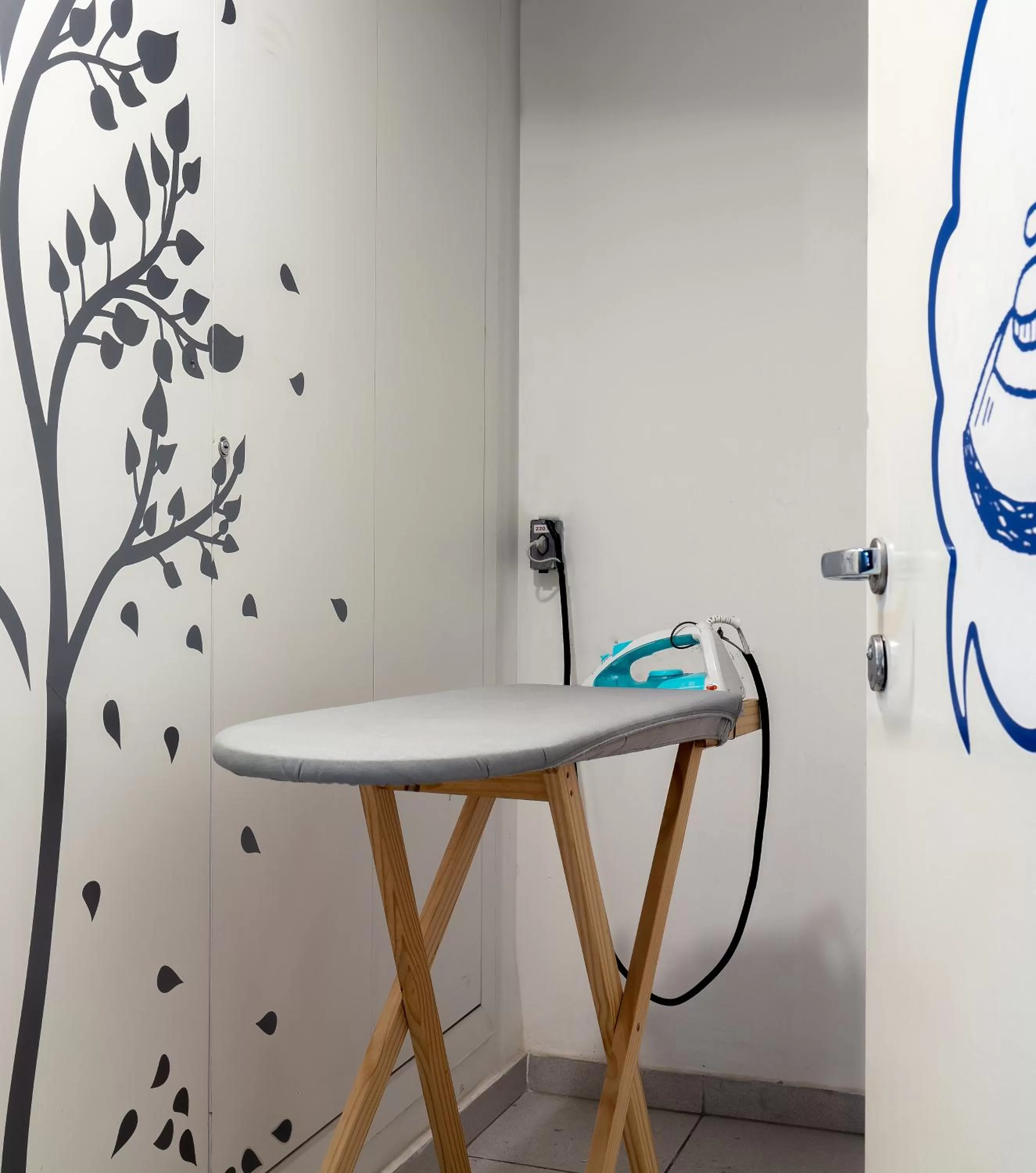 furniture in ibis budget BH Afonso Pena Savassi